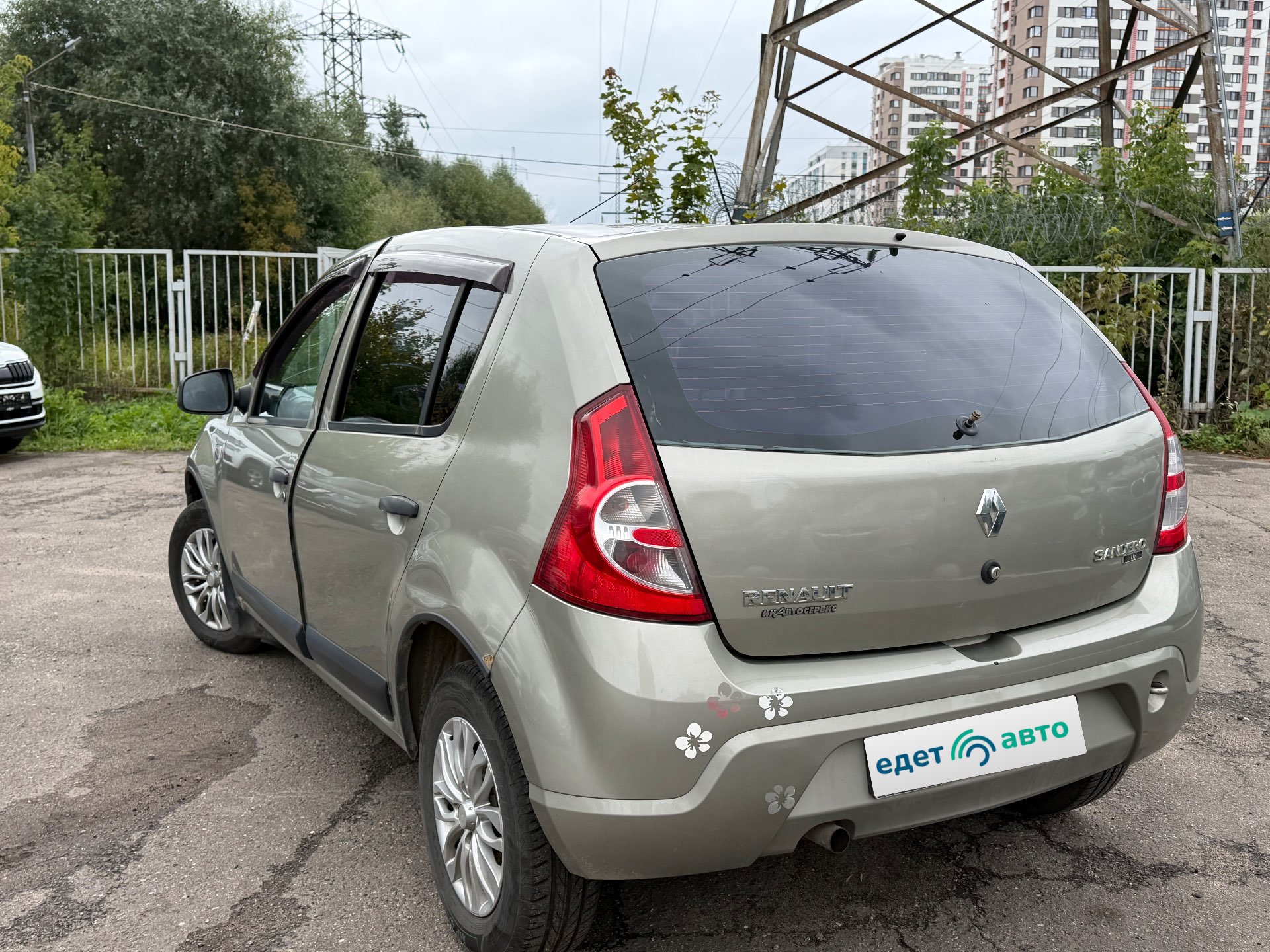 Renault Sandero, 2011 — Снаружи