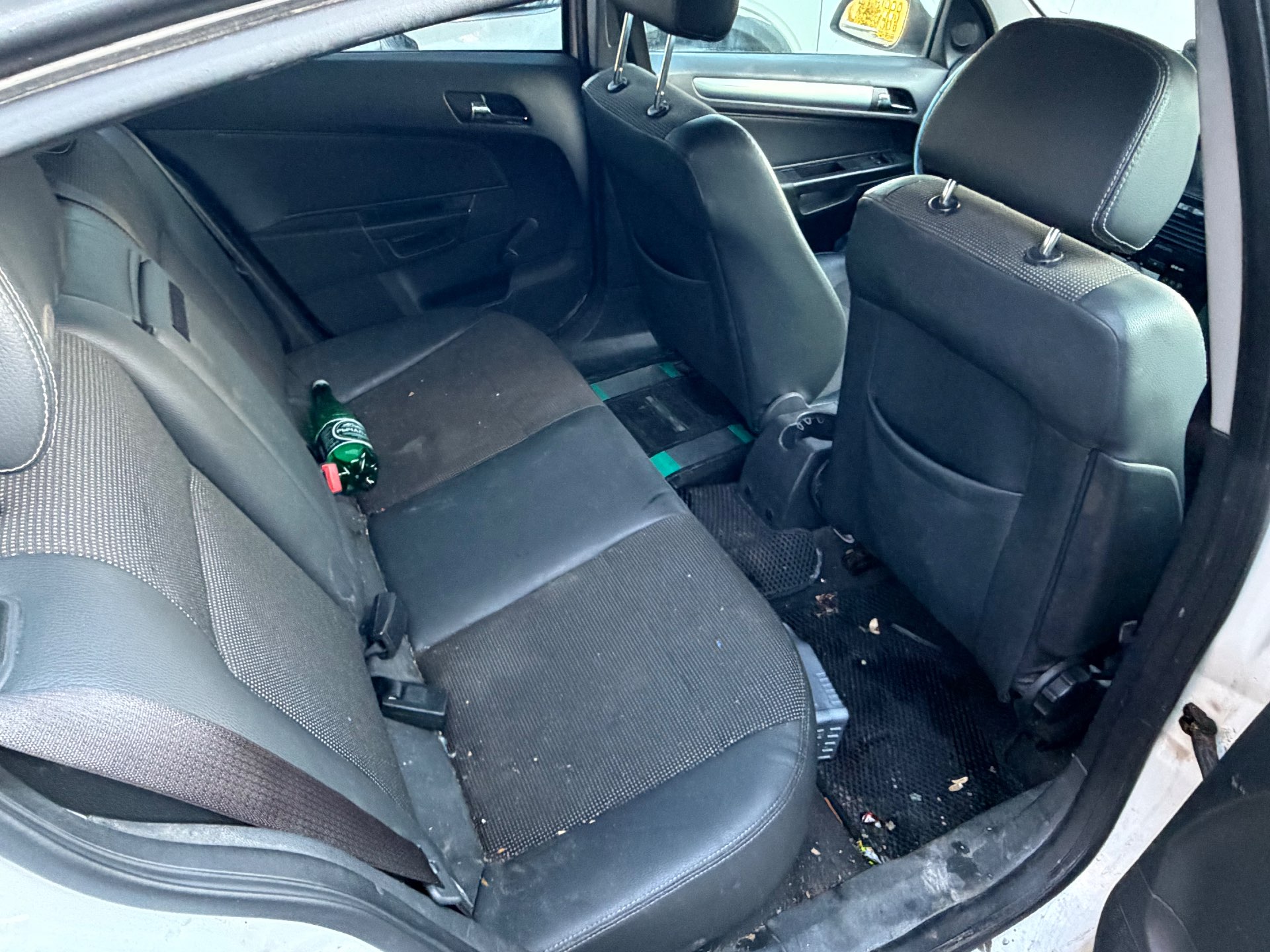 Opel Astra, 2010 — Салон