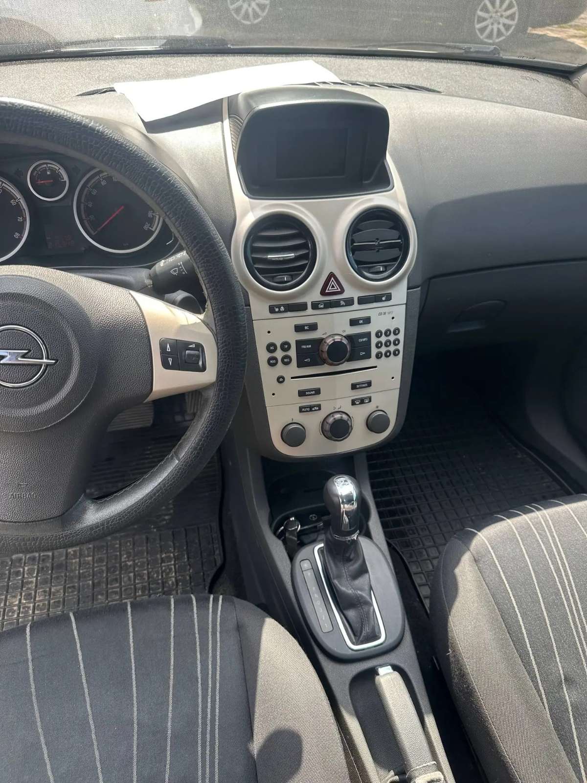 Opel Corsa, 2008 — Салон