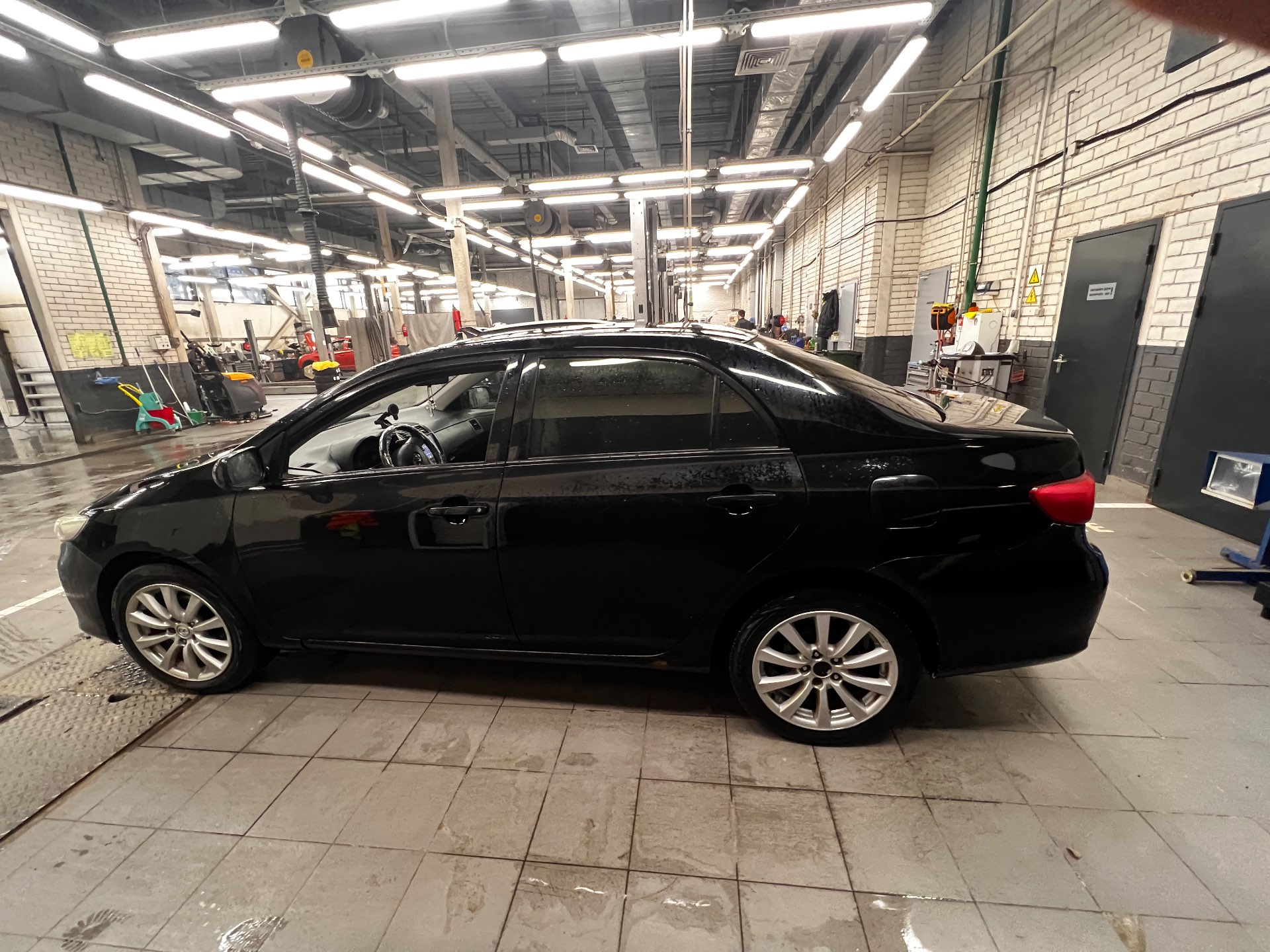 Toyota Corolla, 2008 — обложка