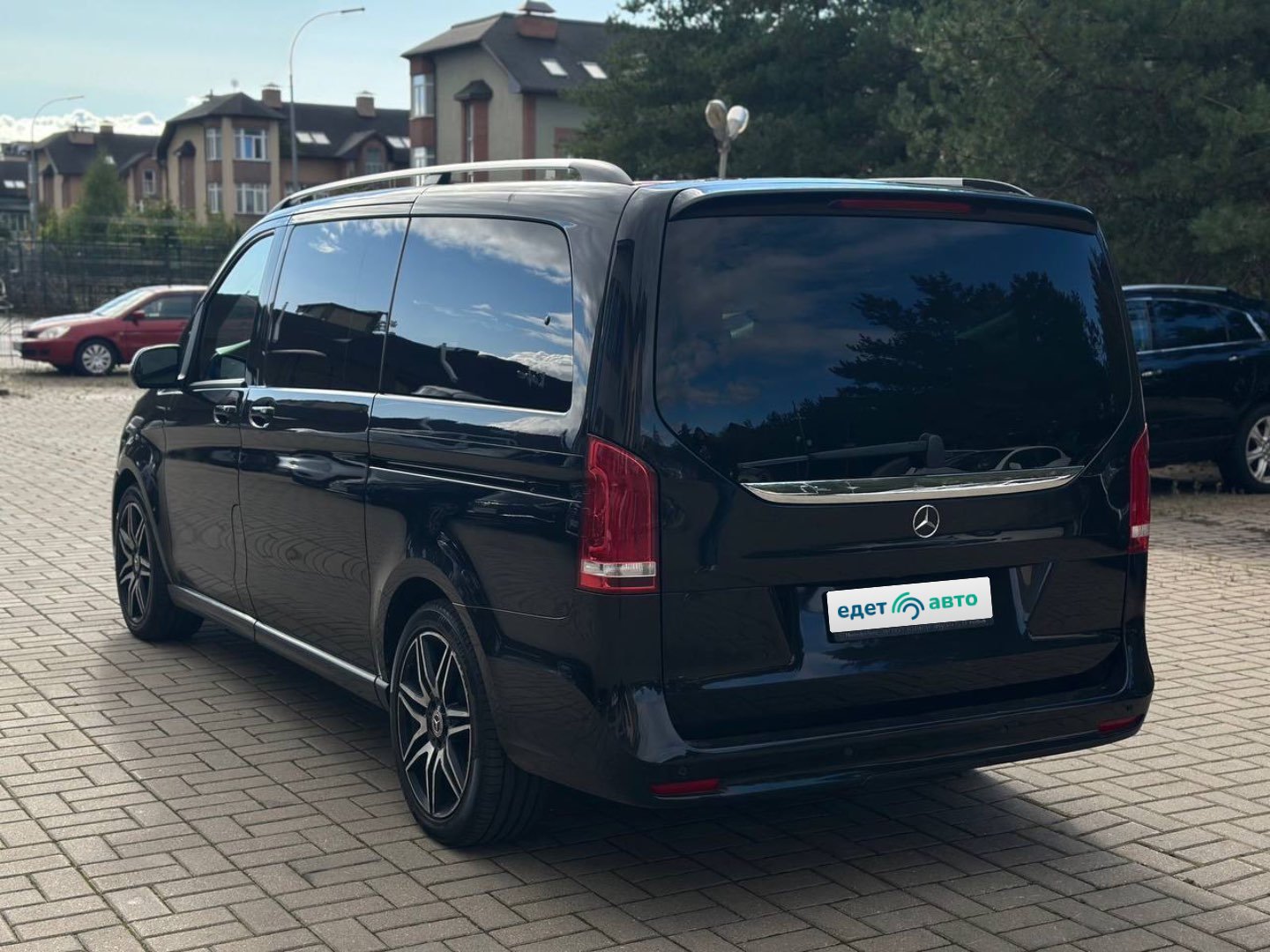 Mercedes-Benz V220D 4МАТIС, 2021 — Снаружи