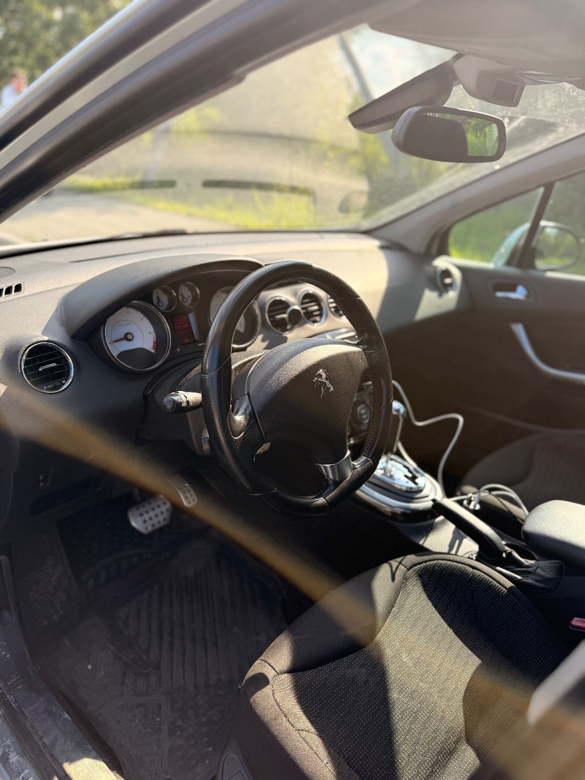 Peugeot 308, 2012 — Салон