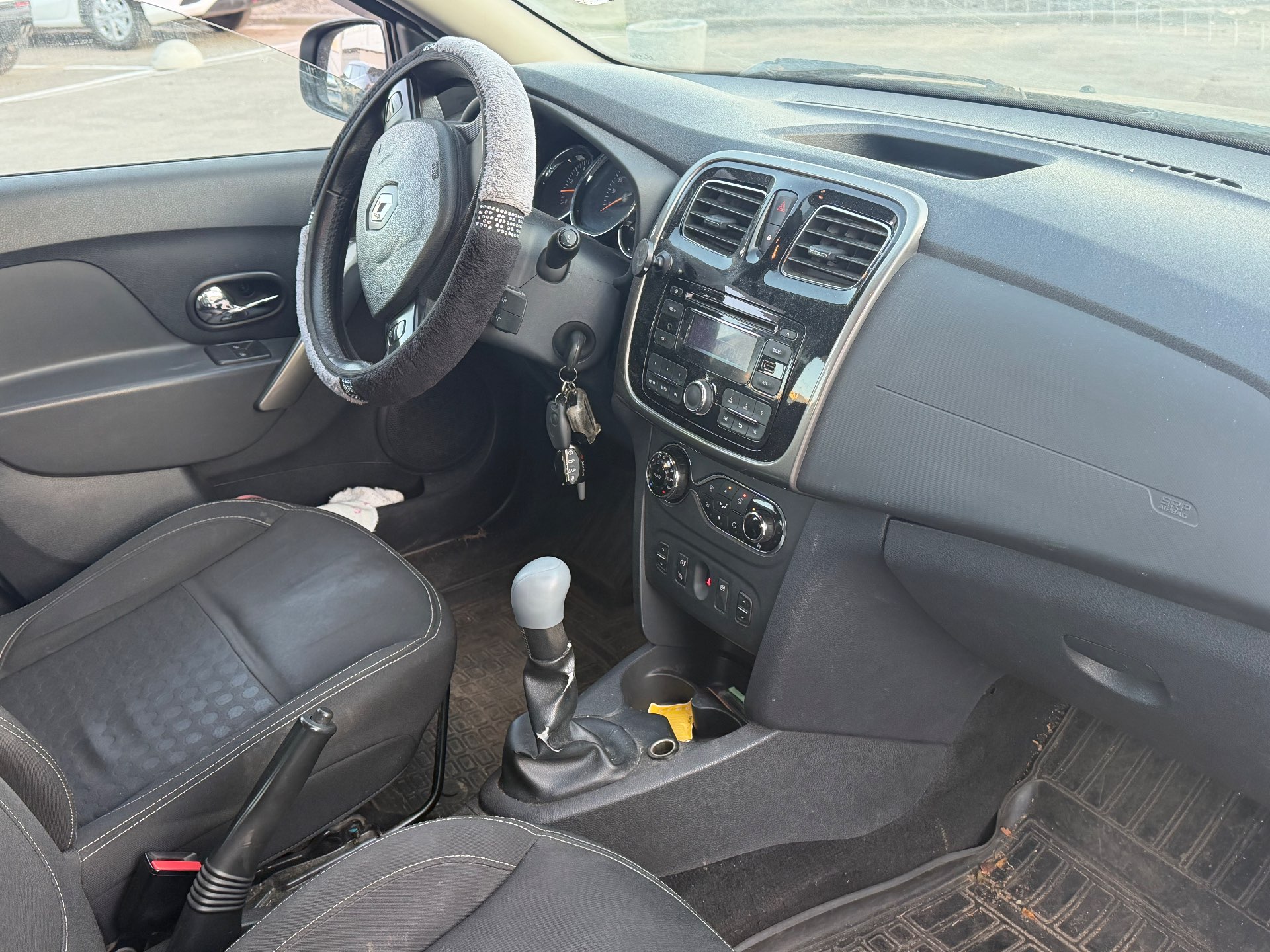Renault SАNDЕRО, 2014 — Салон