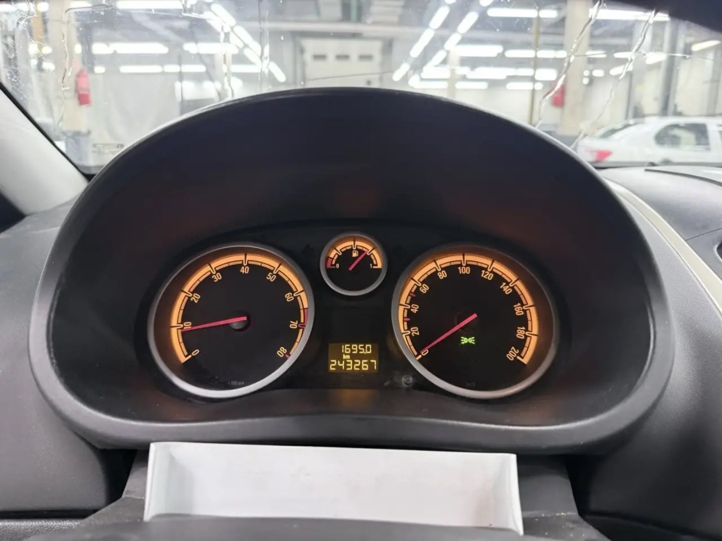 Opel Corsa, 2006 — Салон