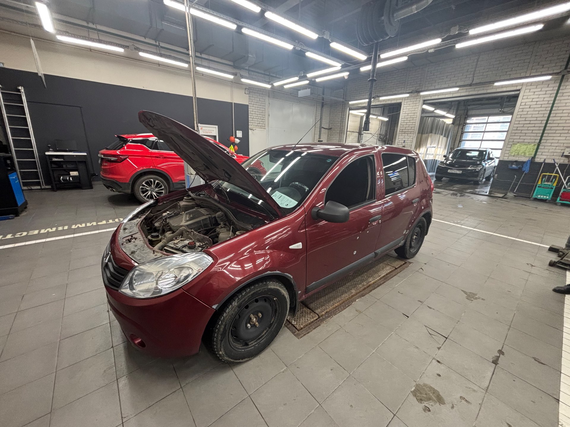Renault Sandero, 2012 — Снаружи