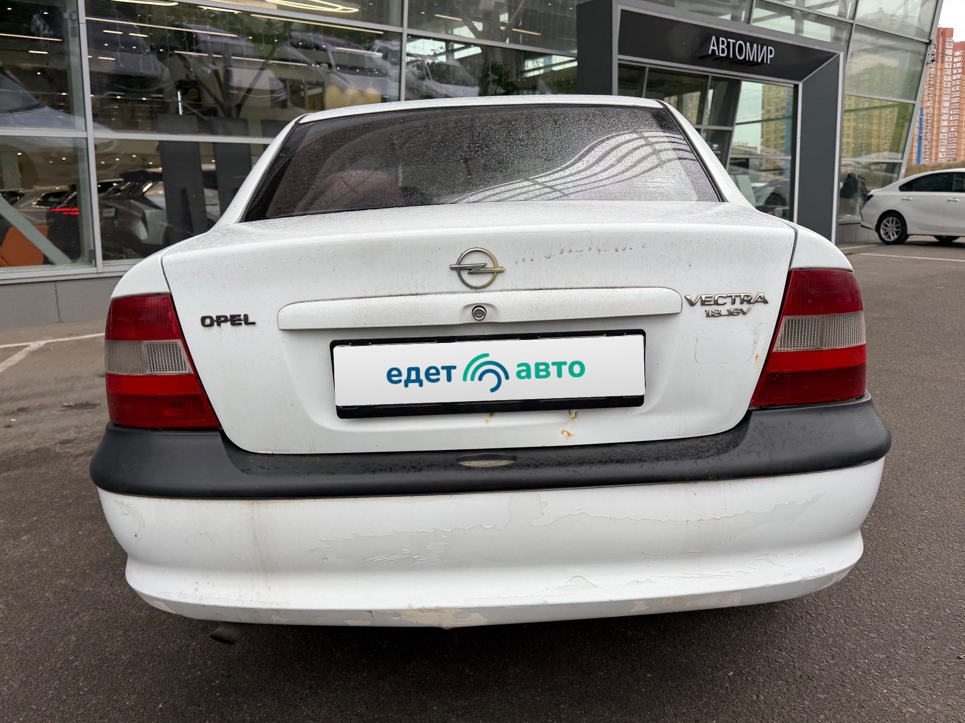 Opel Vectra, 1996 — Снаружи