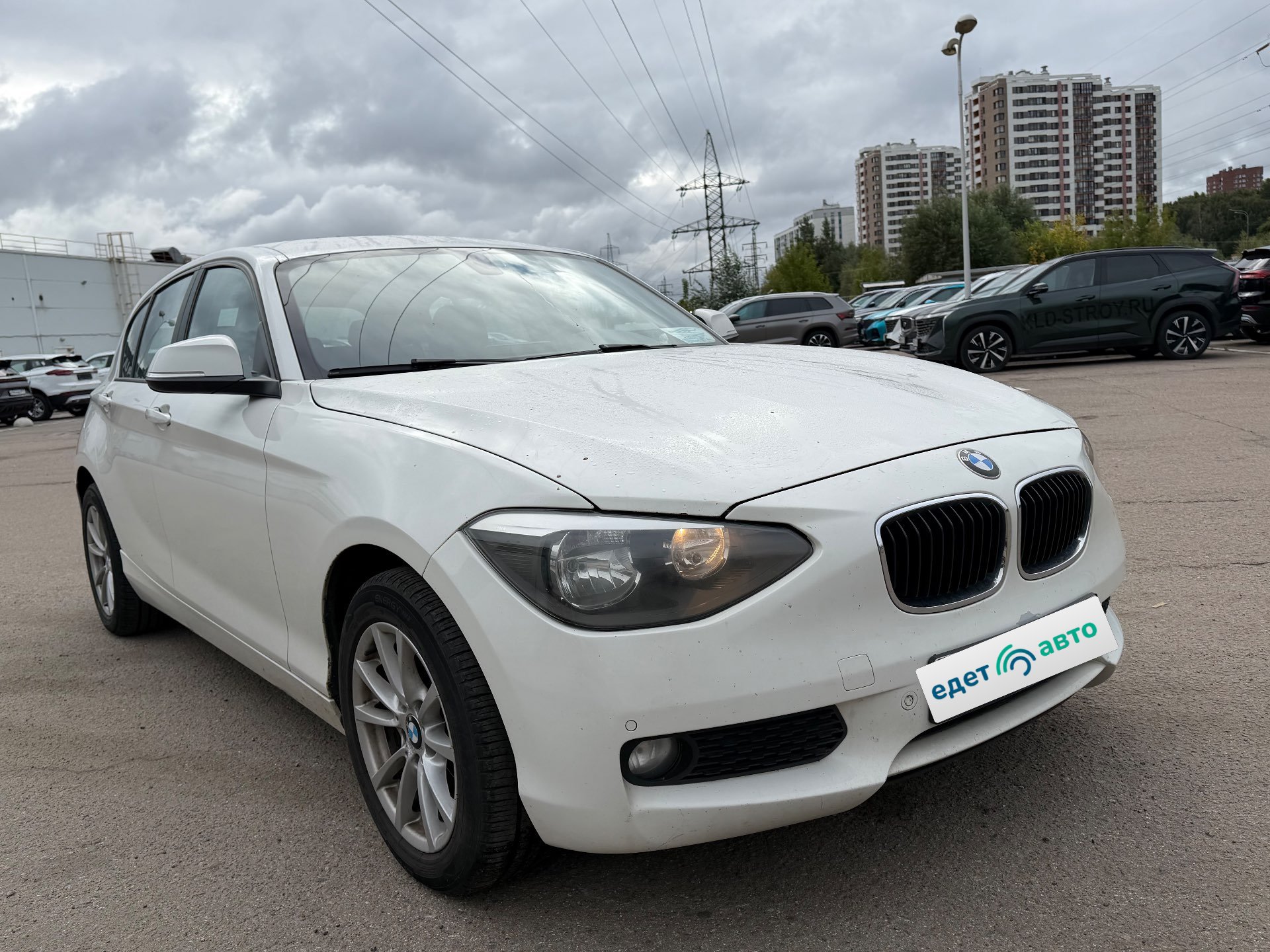 BMW 116I, 2012 — Снаружи