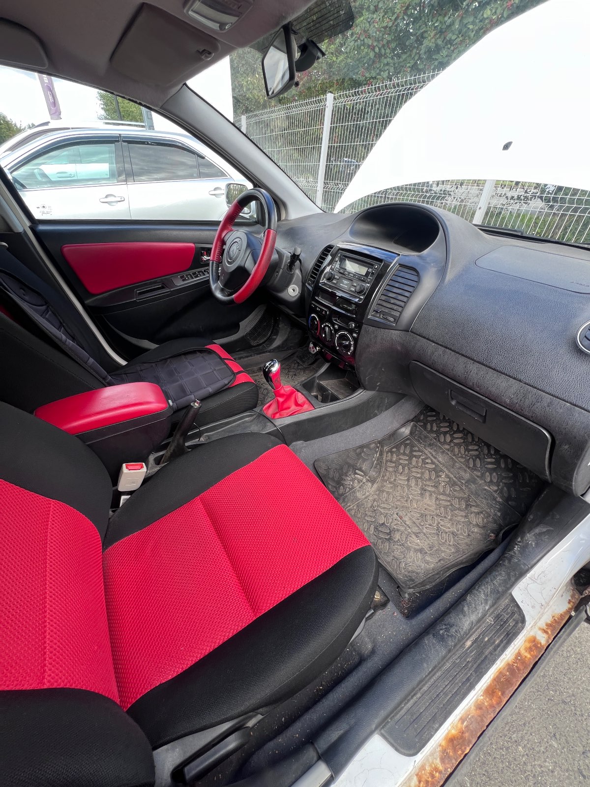 Geely MK Cross, 2013 — Салон