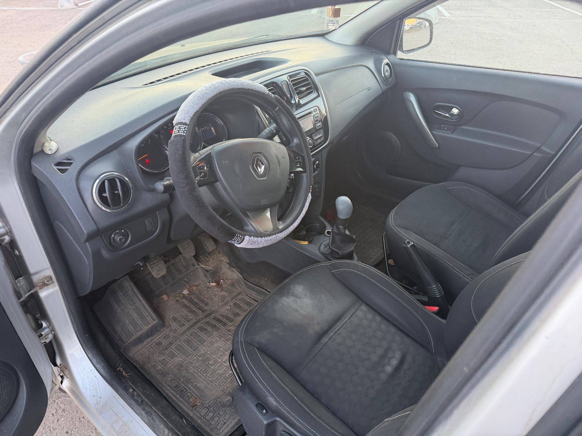 Renault SАNDЕRО, 2014 — Салон