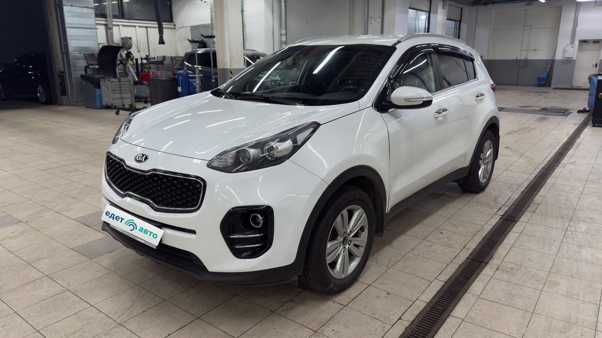 Kia QLЕ (SРОRТАGЕ), 2017 — обложка