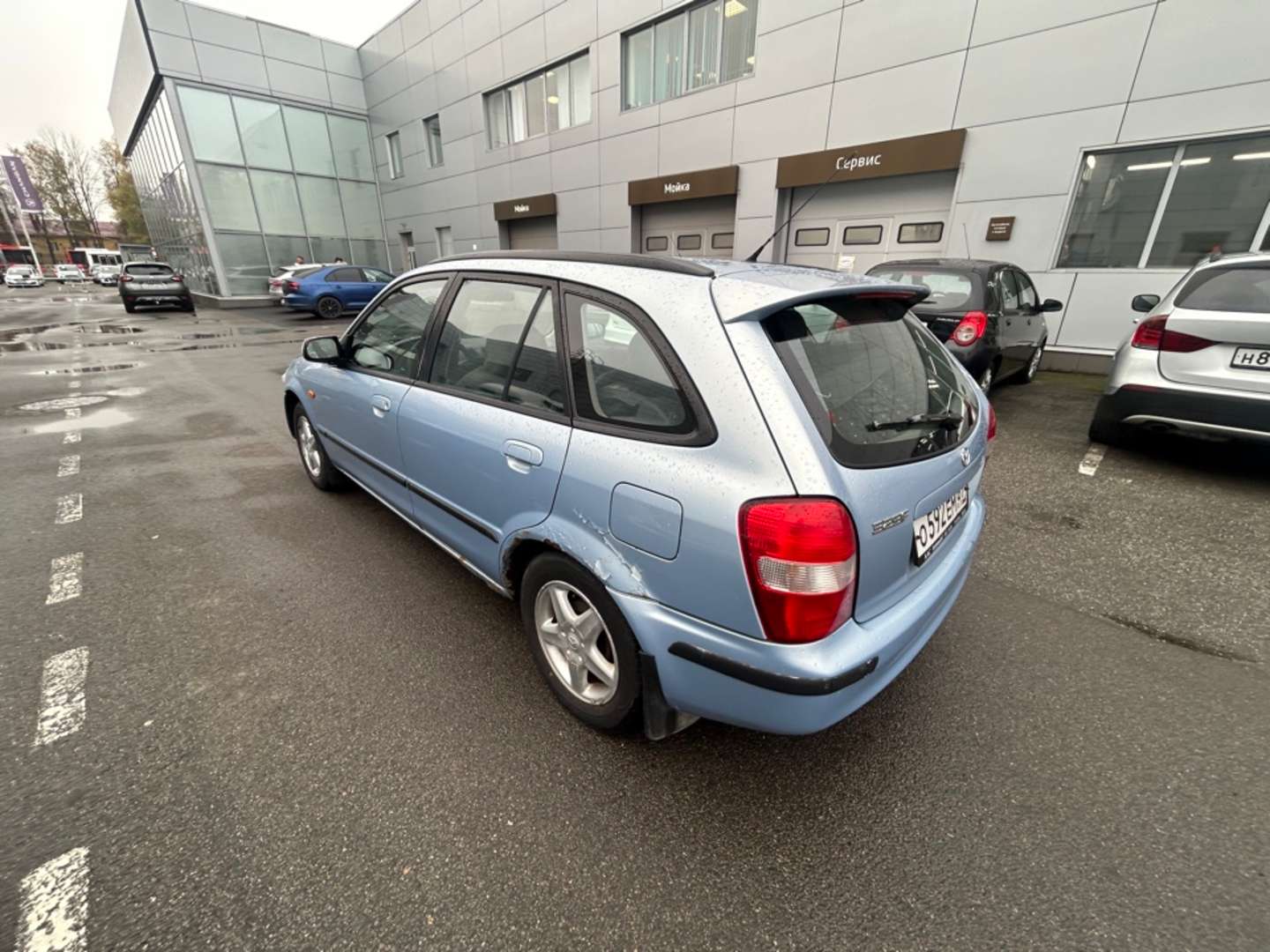 Mazda 323, 1999 — Снаружи