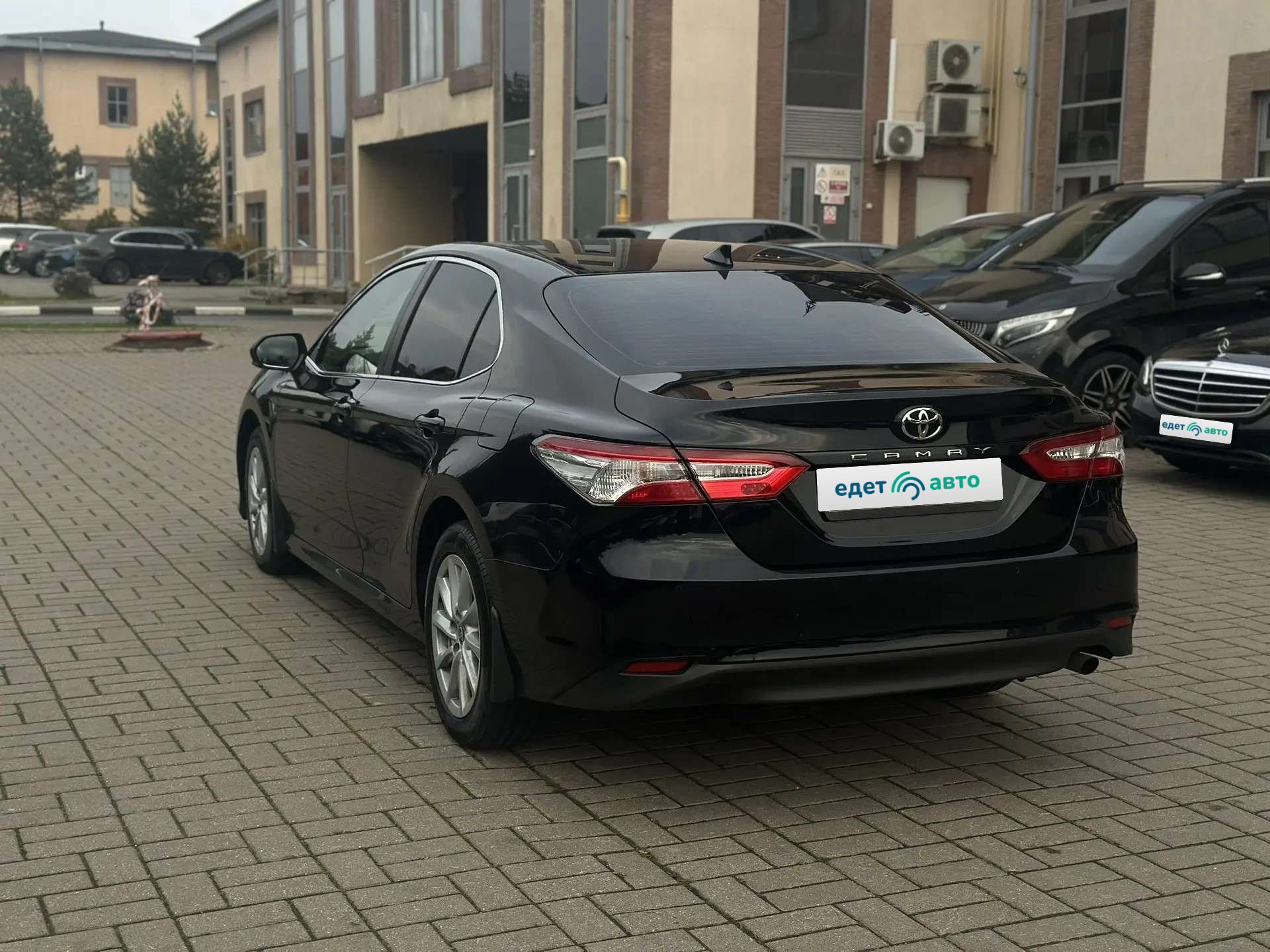 Toyota Camry, 2021 — Снаружи