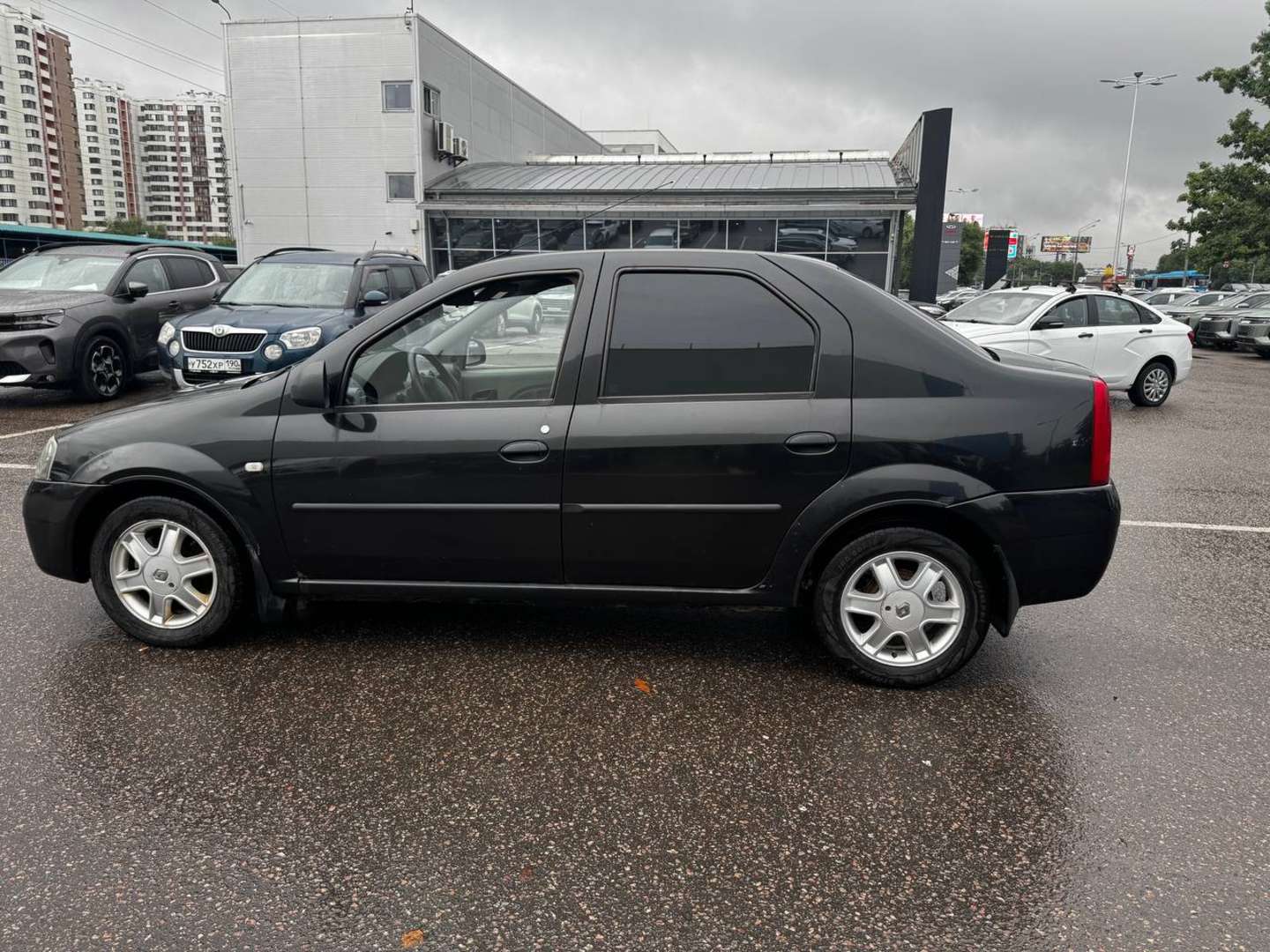 Renault LOGAN, 2009 — Снаружи