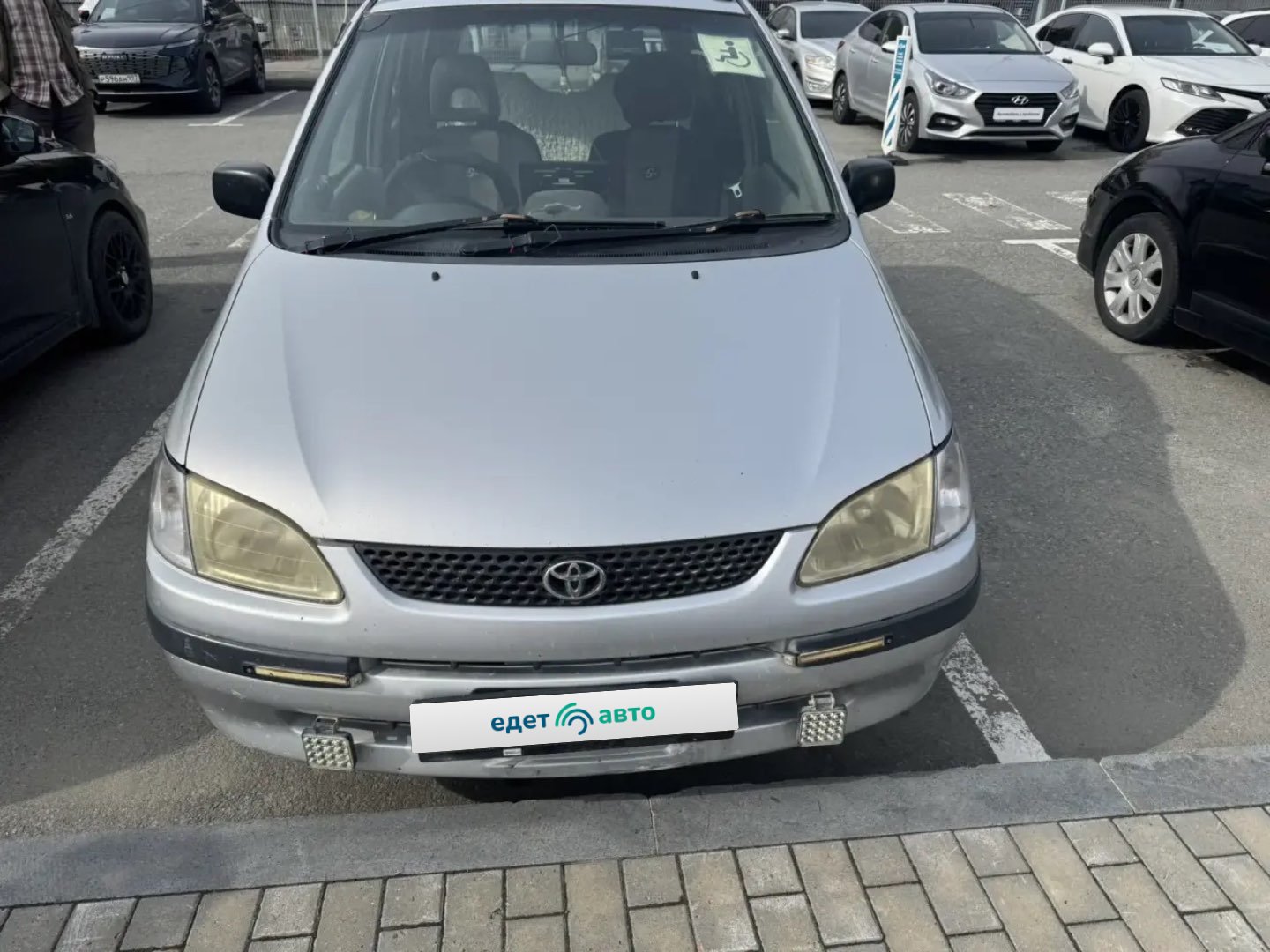 Toyota Corolla Spacio, 2000 — Снаружи