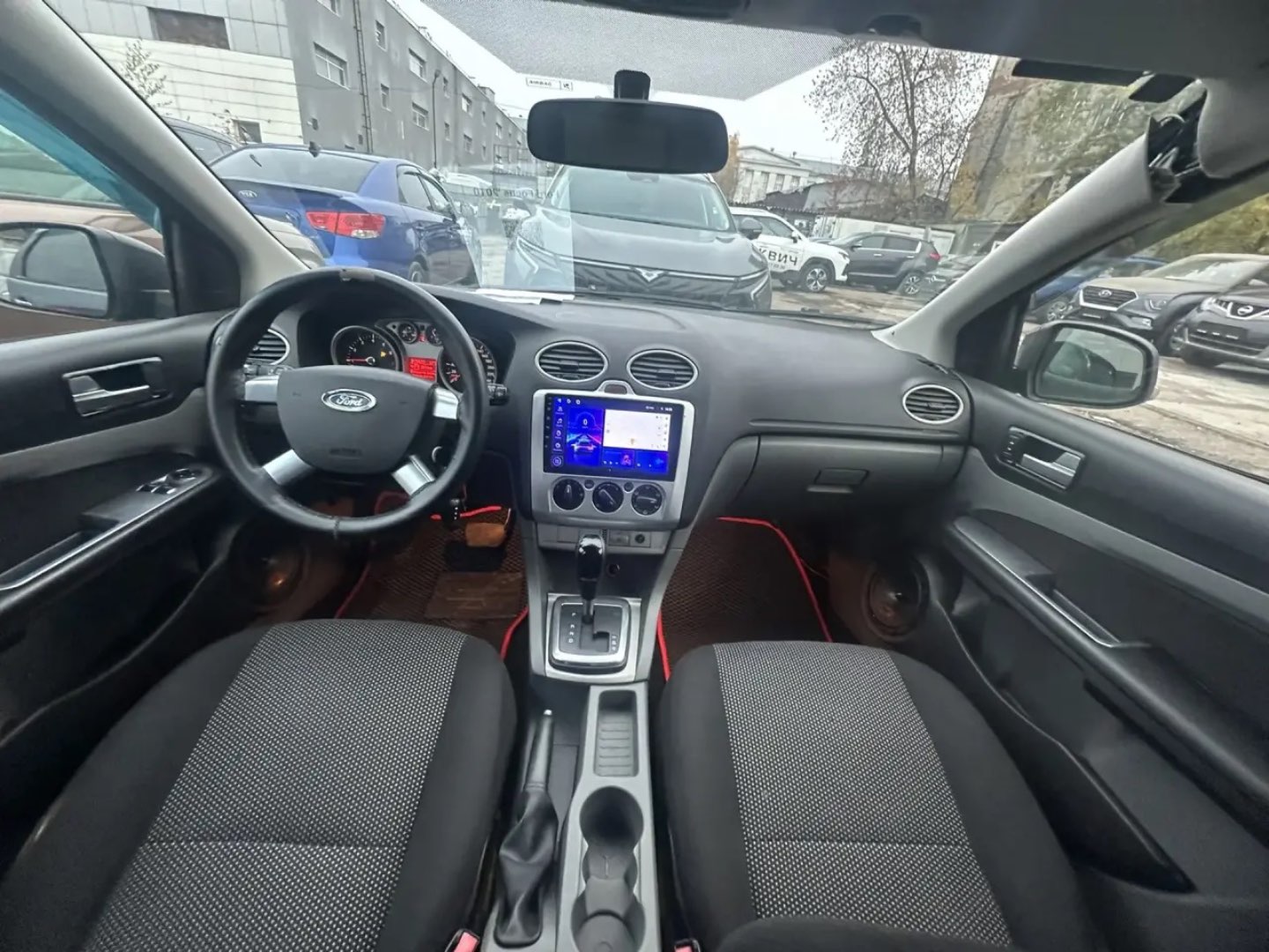 Ford Focus, 2010 — Салон