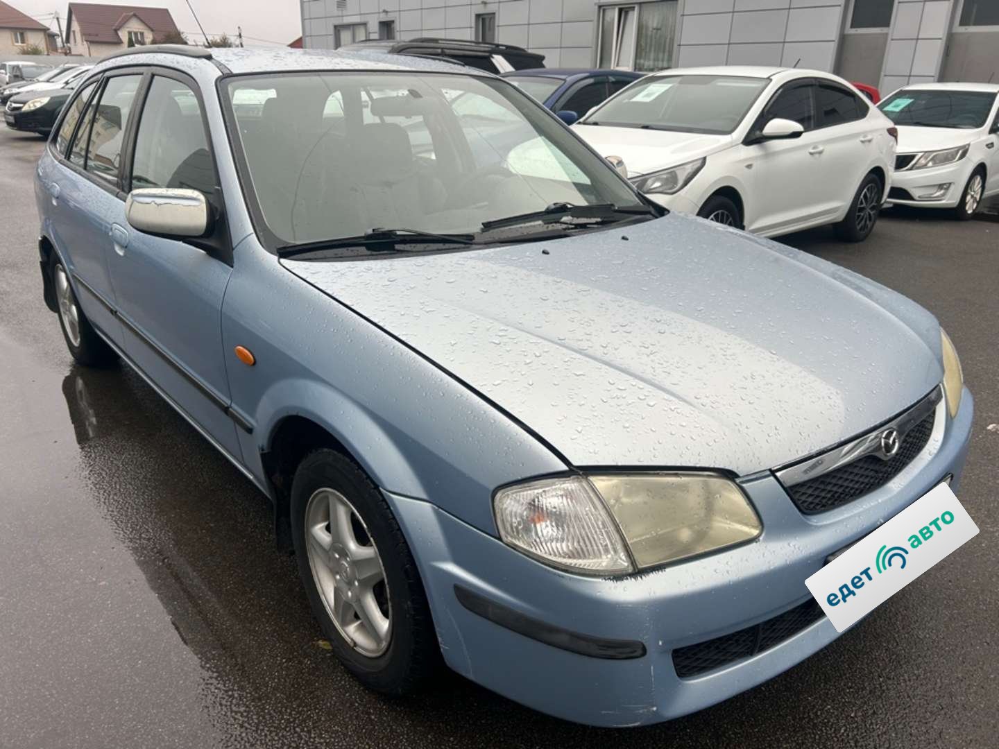 Mazda 323, 1999 — Снаружи
