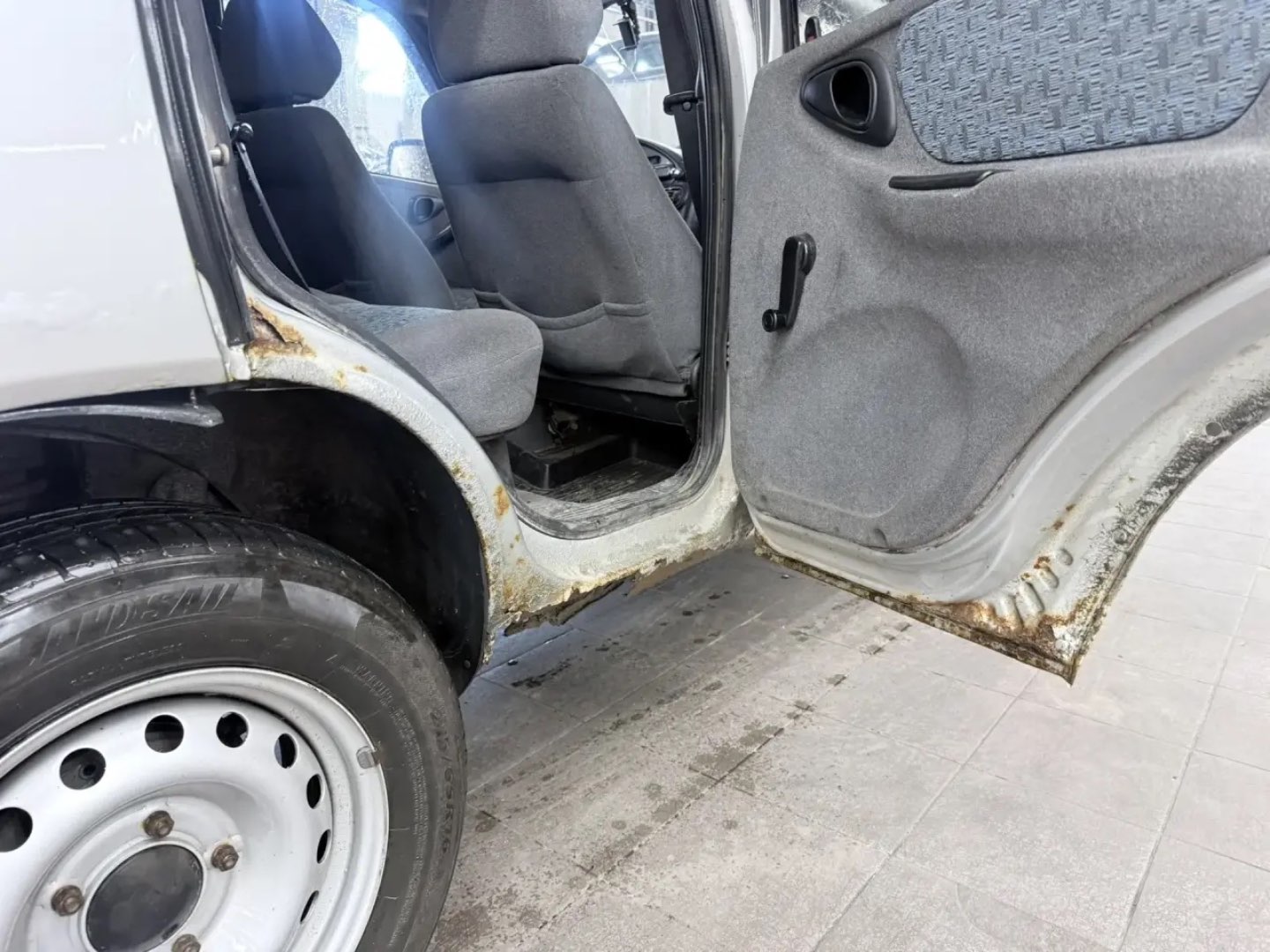 Chevrolet Niva, 2004 — Снаружи