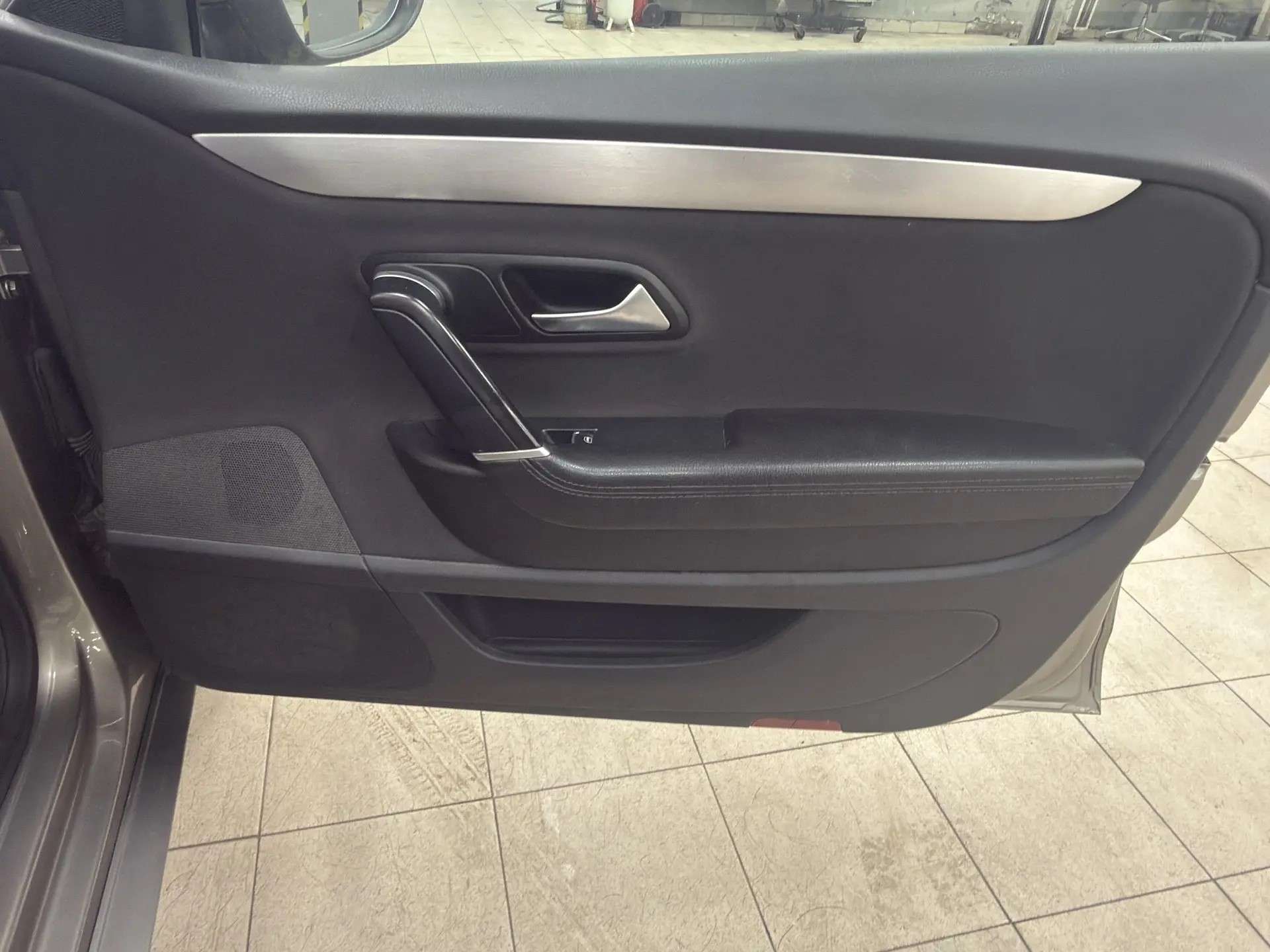 Volkswagen Passat CC, 2011 — Салон