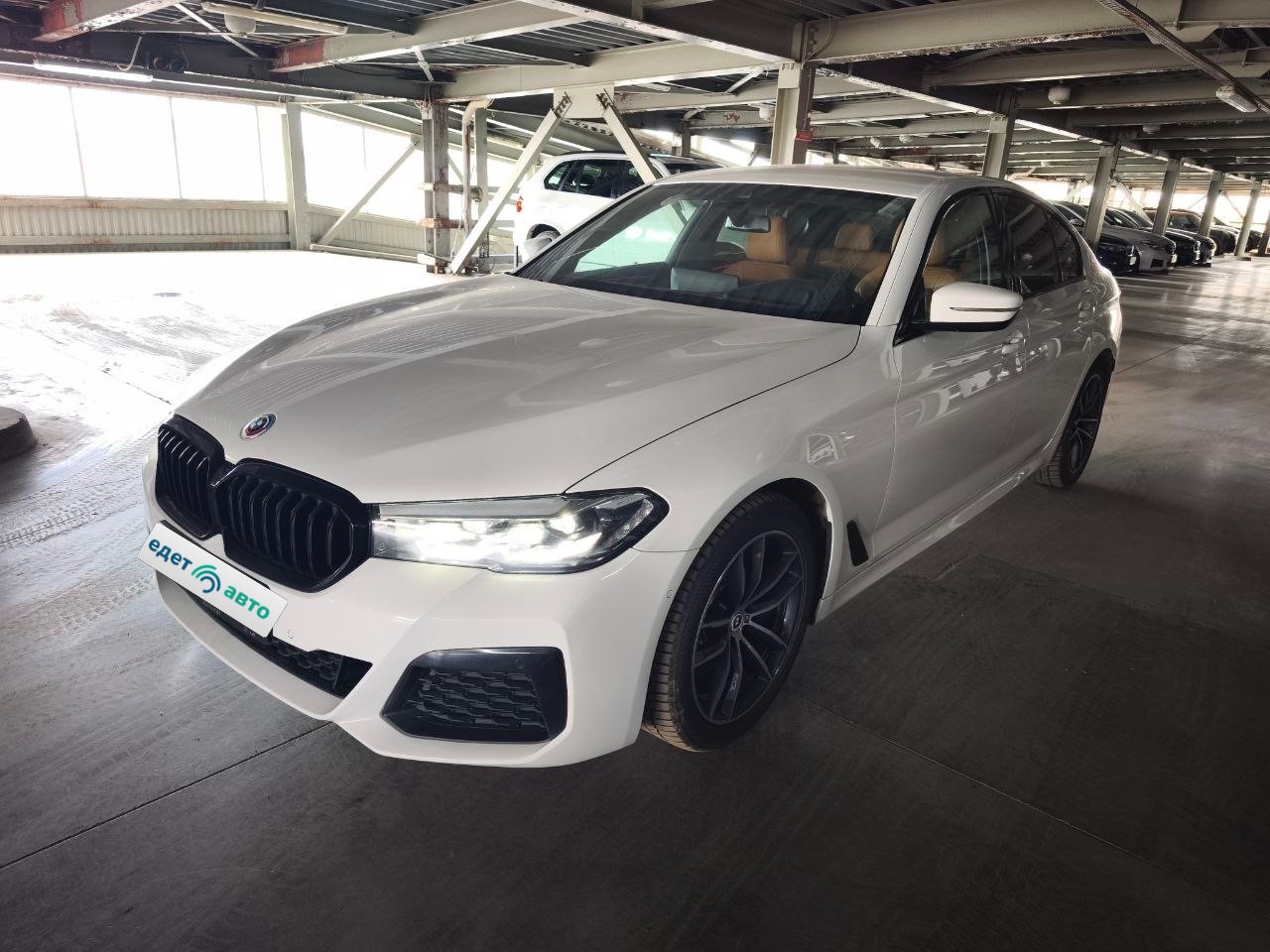 BMW 5 серии, 2023 — обложка