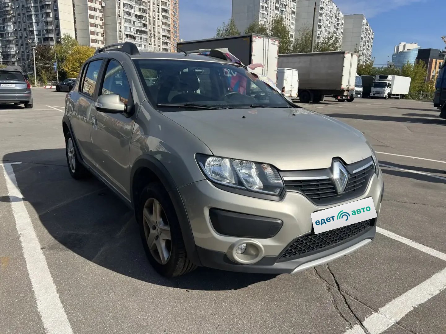 Renault Sandero, 2017 — обложка