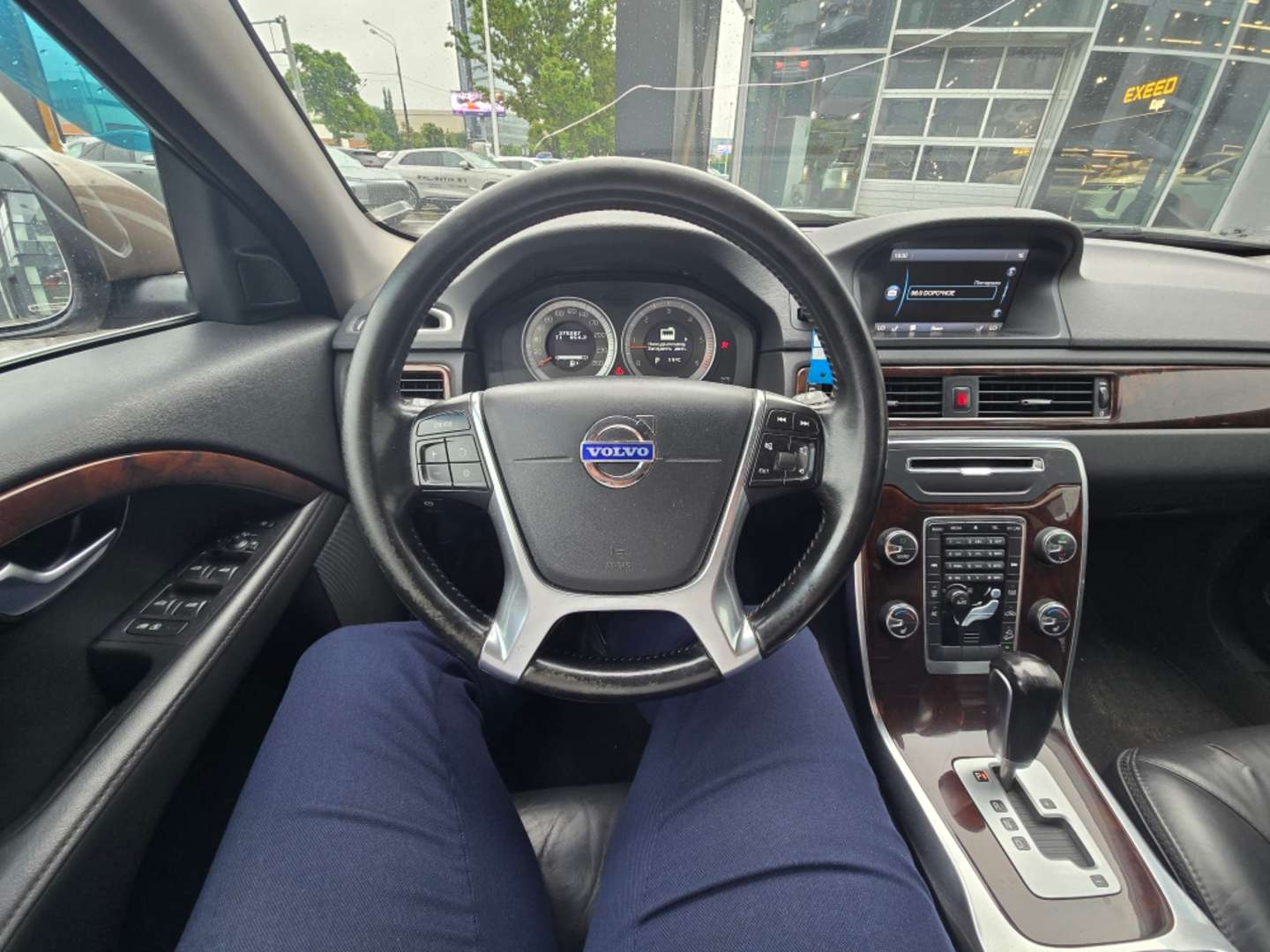 Volvo XC70, 2011 — Салон