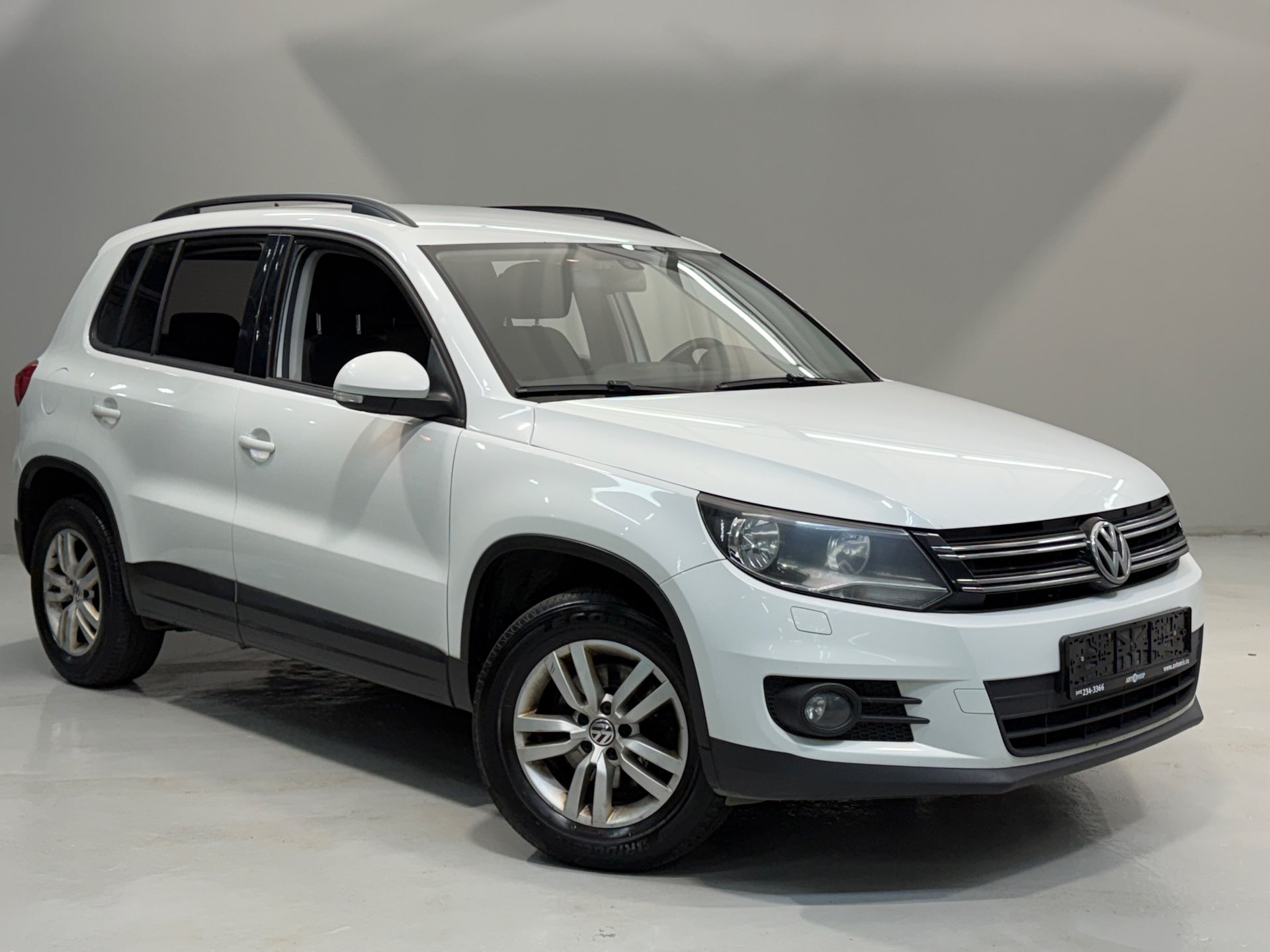 Volkswagen Tiguan, 2016 — обложка