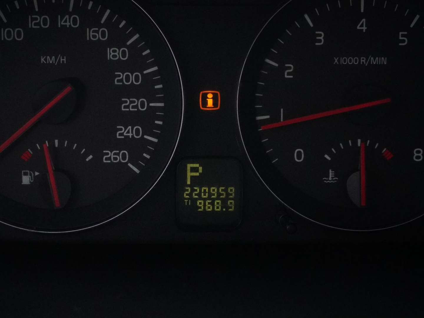 Volvo C30, 2011 — Салон