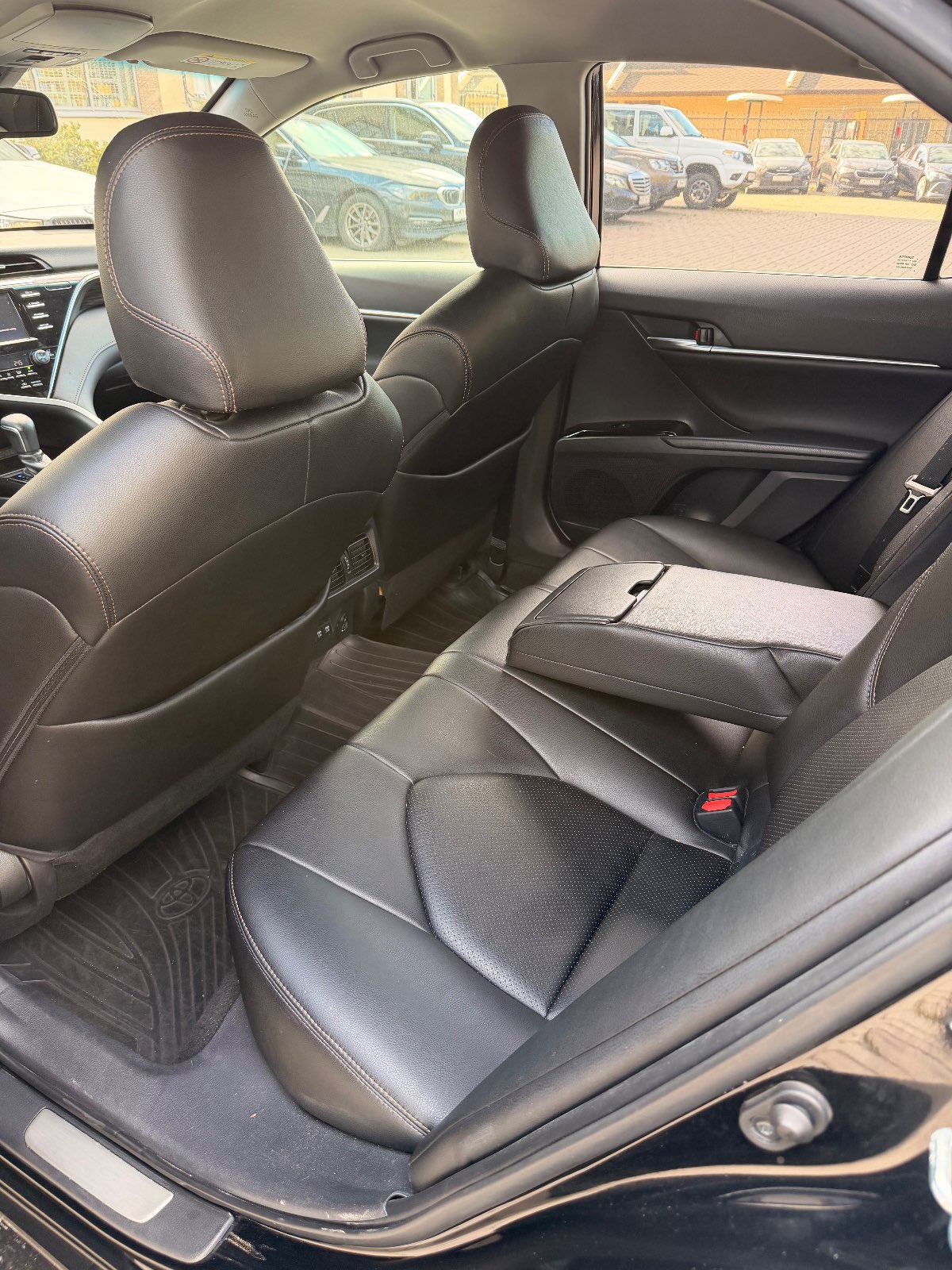 Toyota Camry, 2020 — Салон