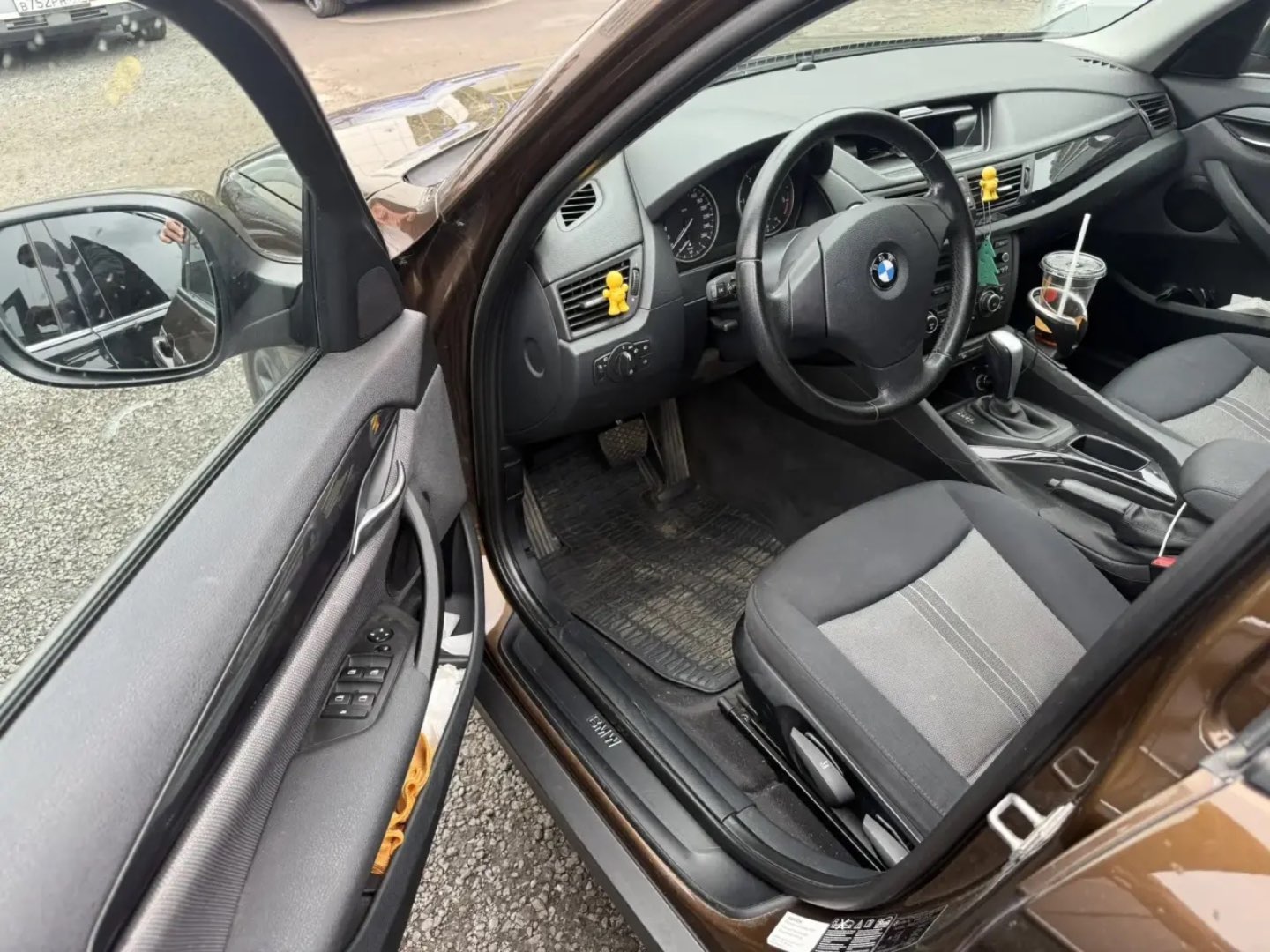 BMW X1, 2011 — Салон