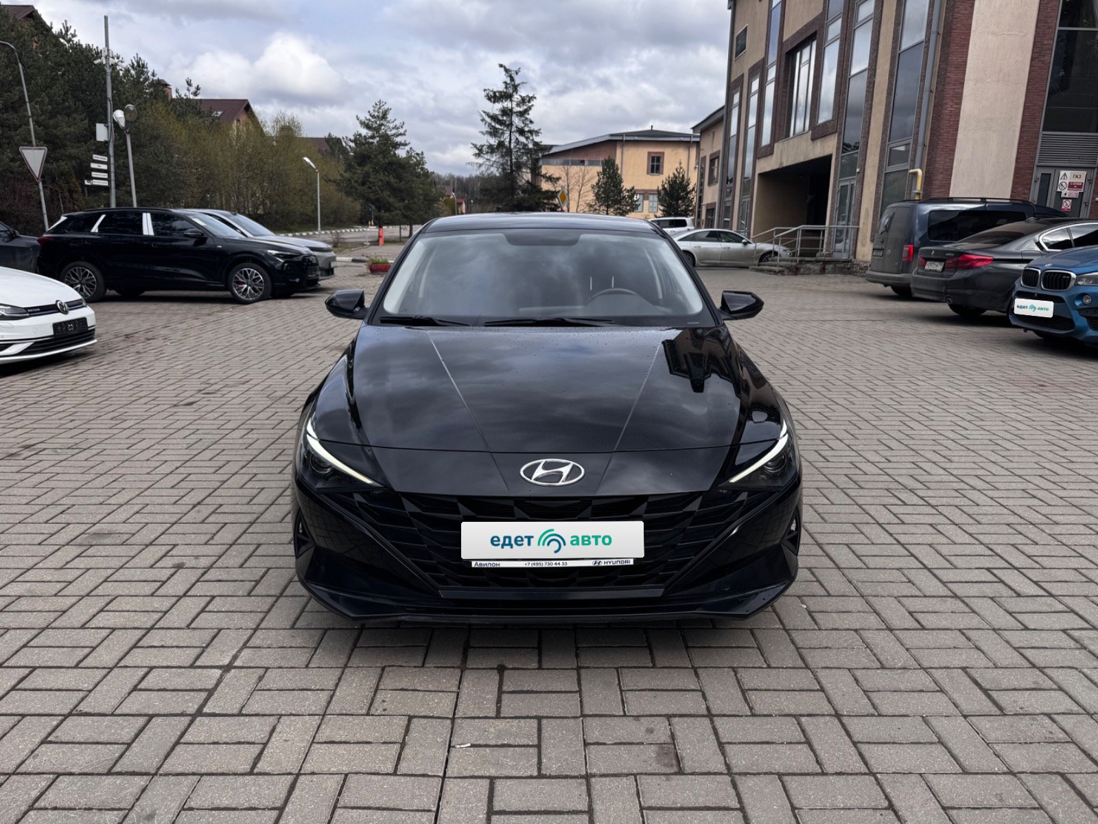 Hyundai ELANTRA, 2022 — обложка