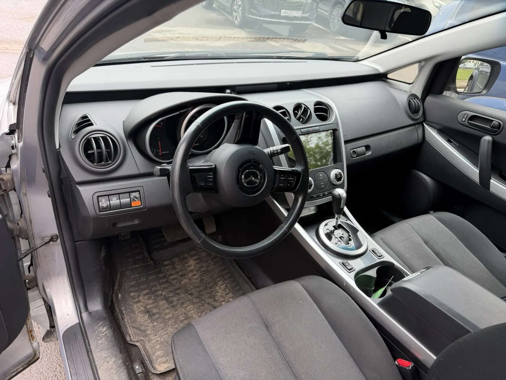 Mazda CX-7, 2008 — Салон