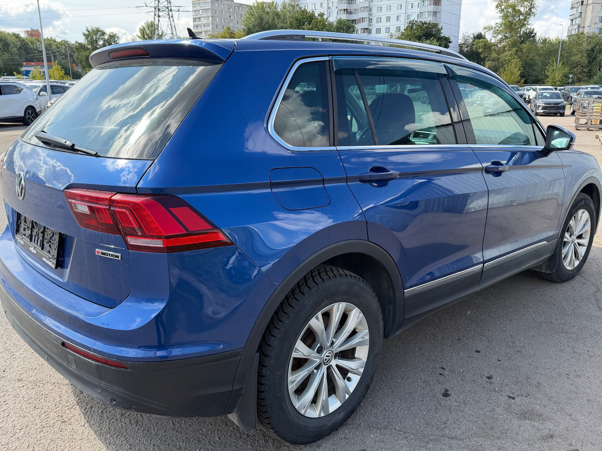 Volkswagen Tiguan, 2018 — Снаружи