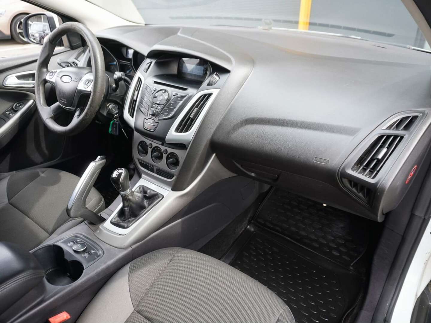 Ford Focus, 2012 — Салон