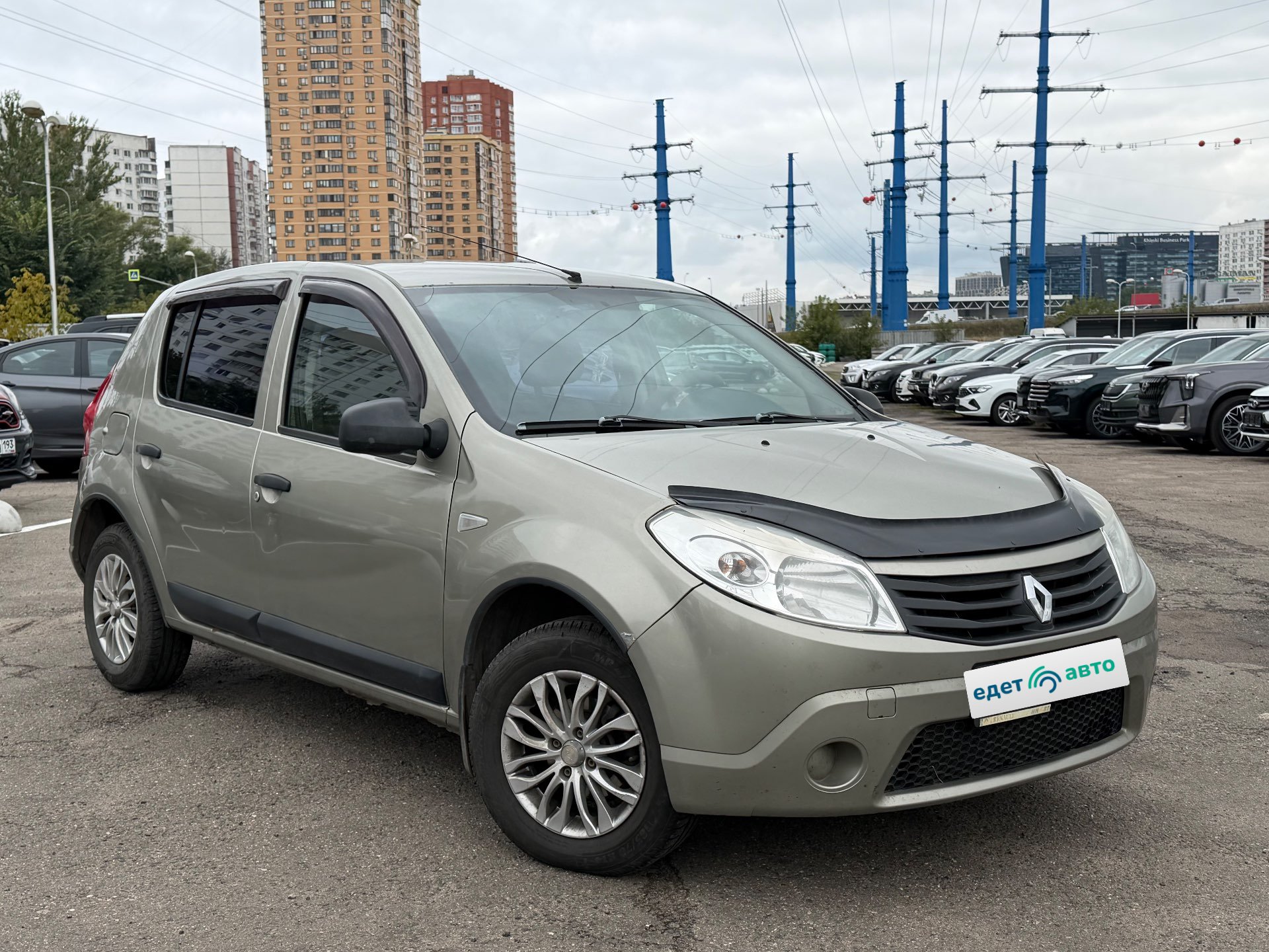 Renault Sandero, 2011 — обложка