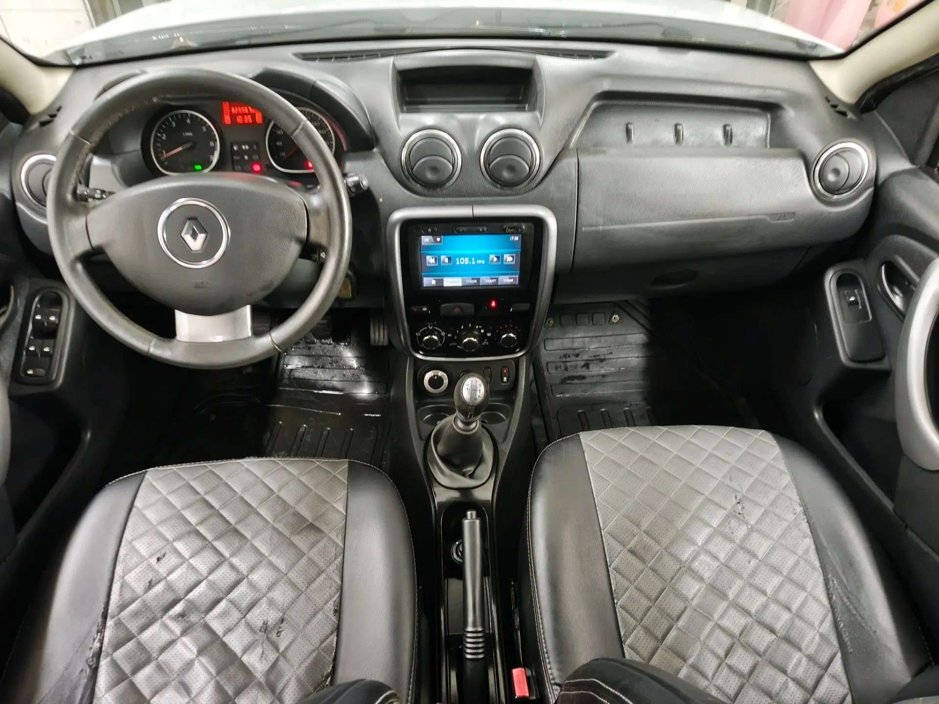 Renault Duster, 2013 — Салон