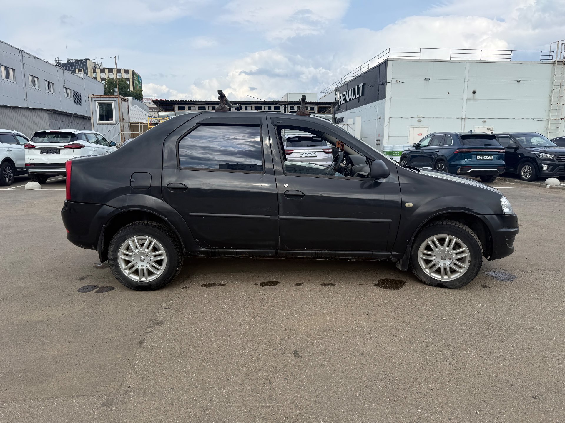 Renault Logan, 2010 — Снаружи