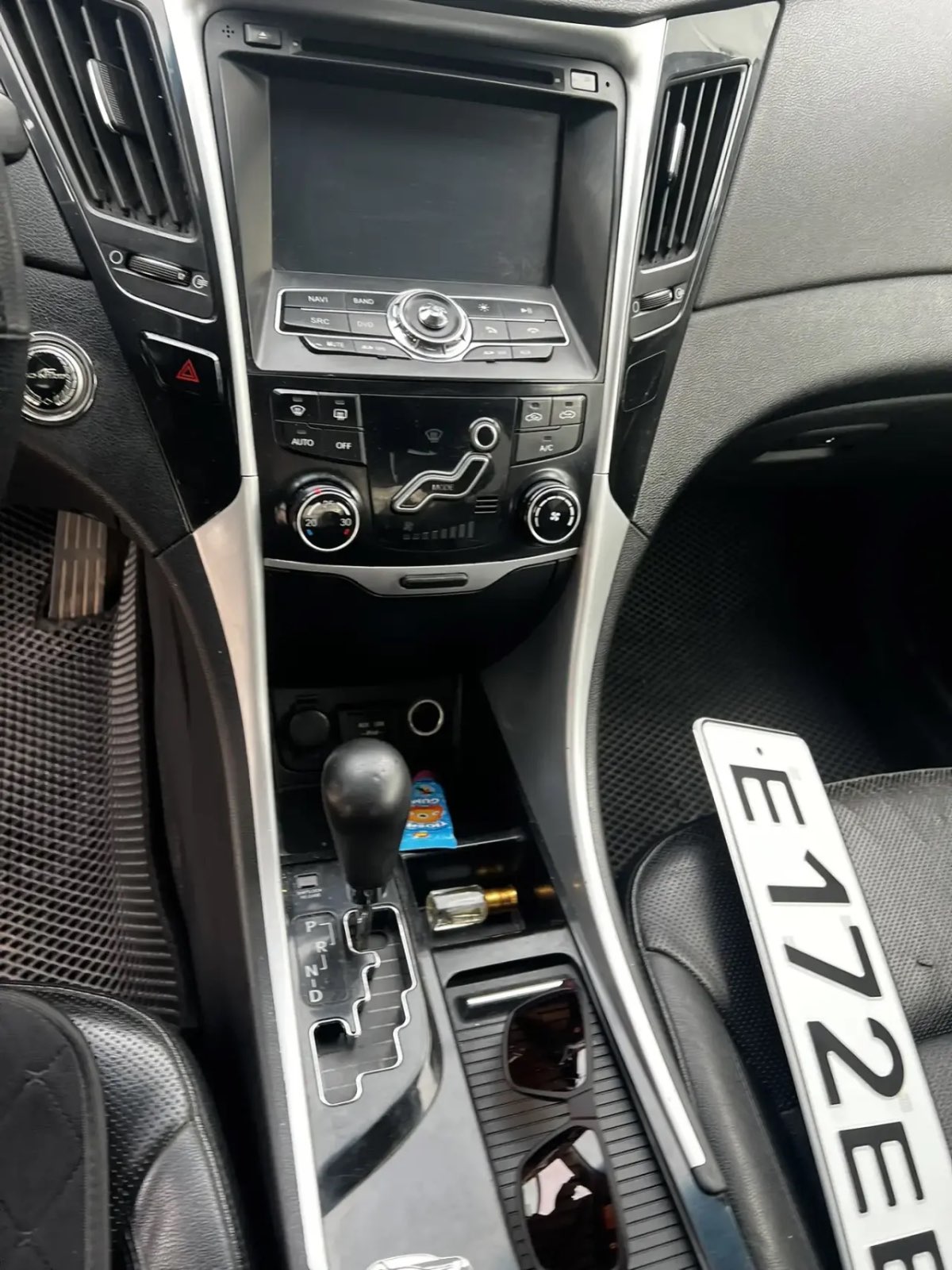 Hyundai Sonata, 2010 — Салон