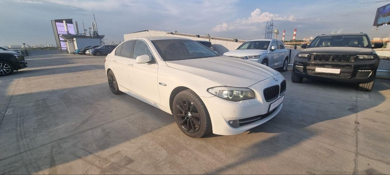 BMW 528i xDrive 2.0 AT (245 л.с.) 4WD, 2012 — обложка