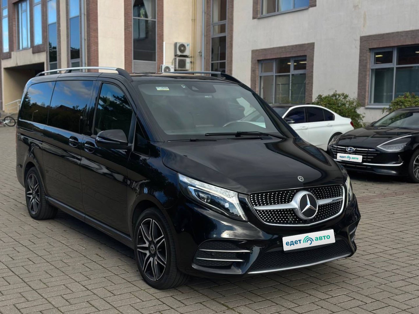Mercedes-Benz V220D 4МАТIС, 2021 — Снаружи