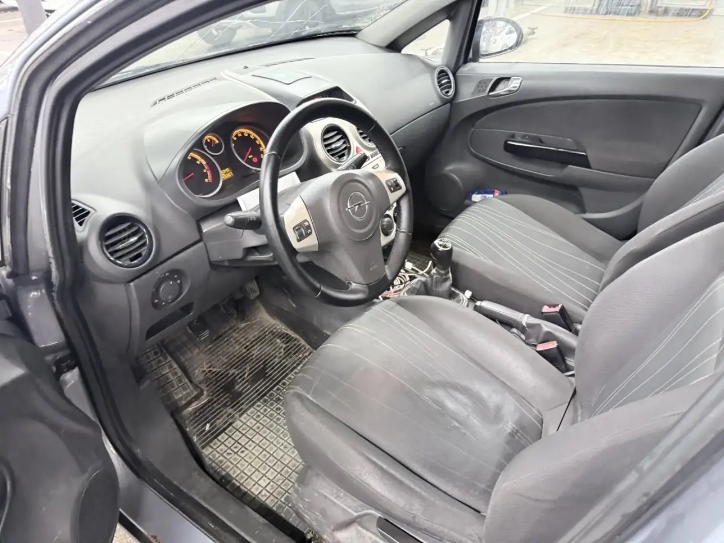 Opel Corsa, 2006 — Салон