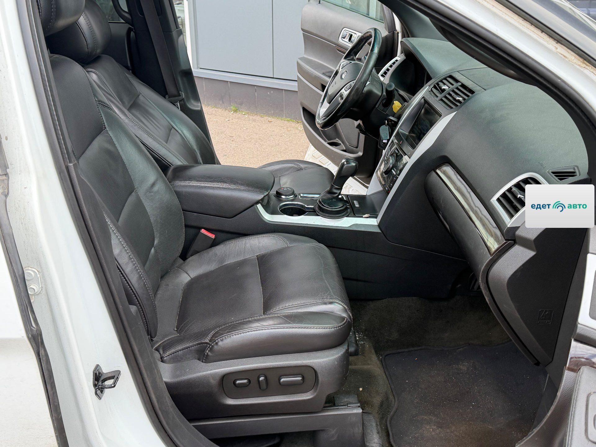 Ford Explorer, 2014 — Салон