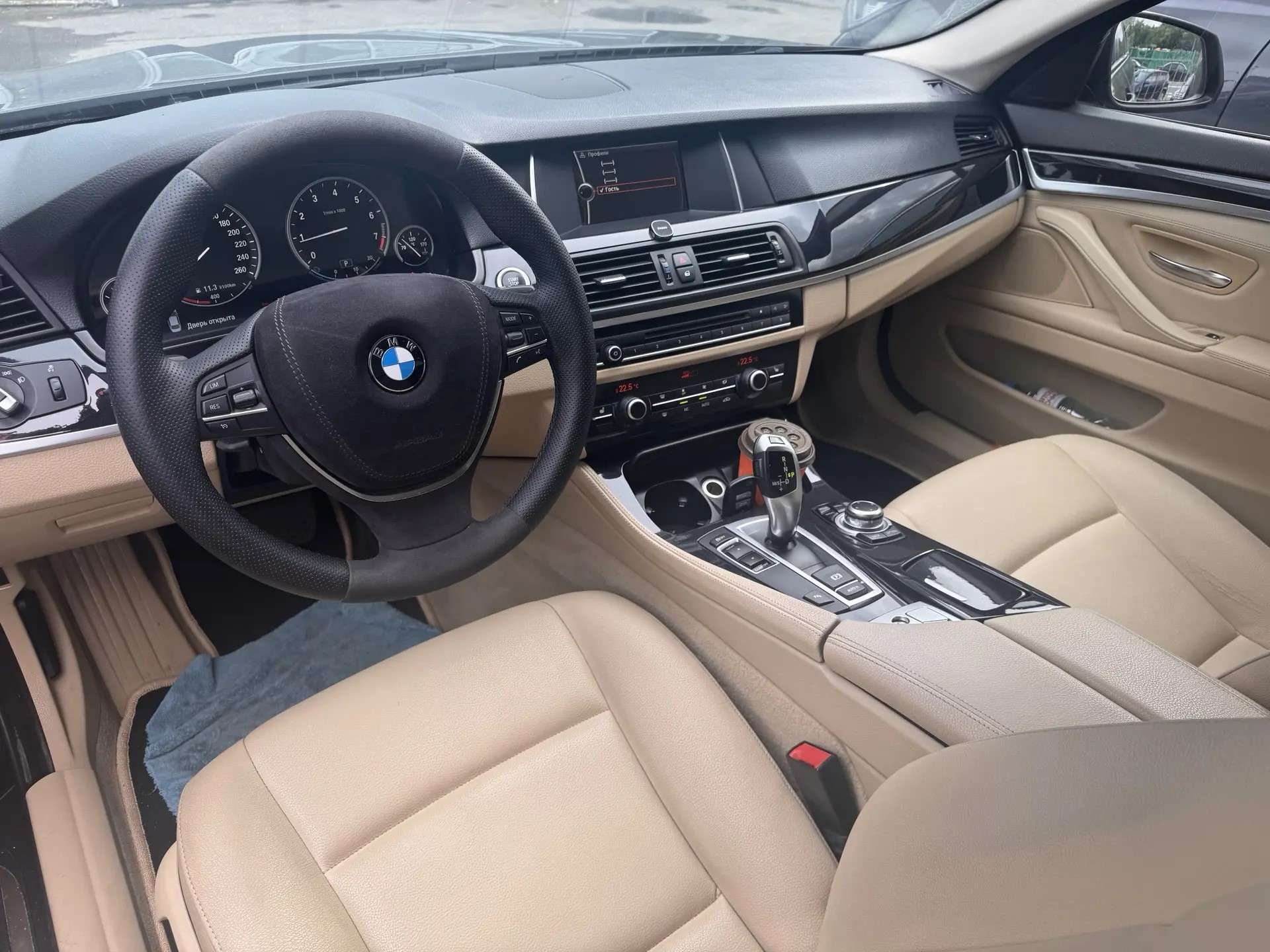 BMW 5 серии, 2014 — Салон