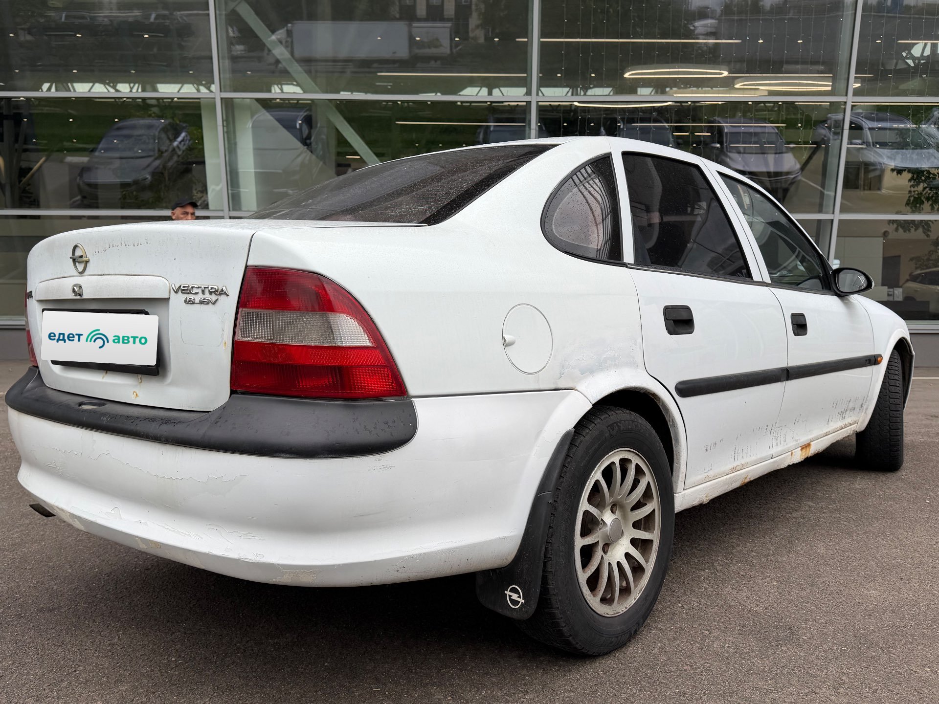 Opel Vectra, 1996 — Снаружи