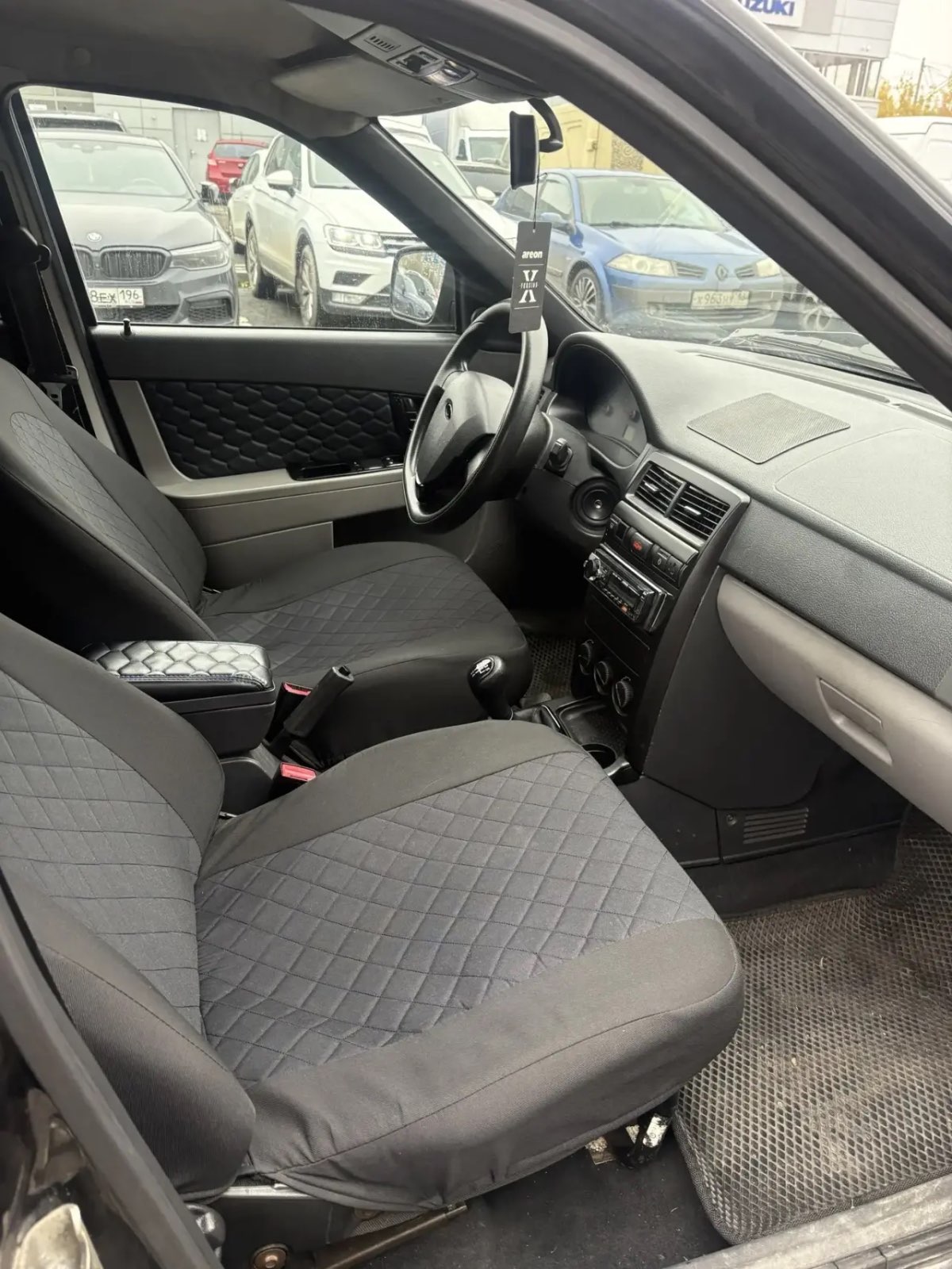 Lada (ВАЗ) Priora, 2010 — Салон