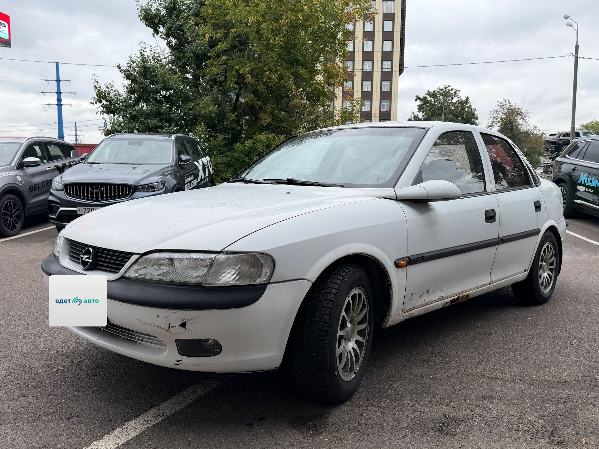 Opel Vectra, 1996 — Снаружи