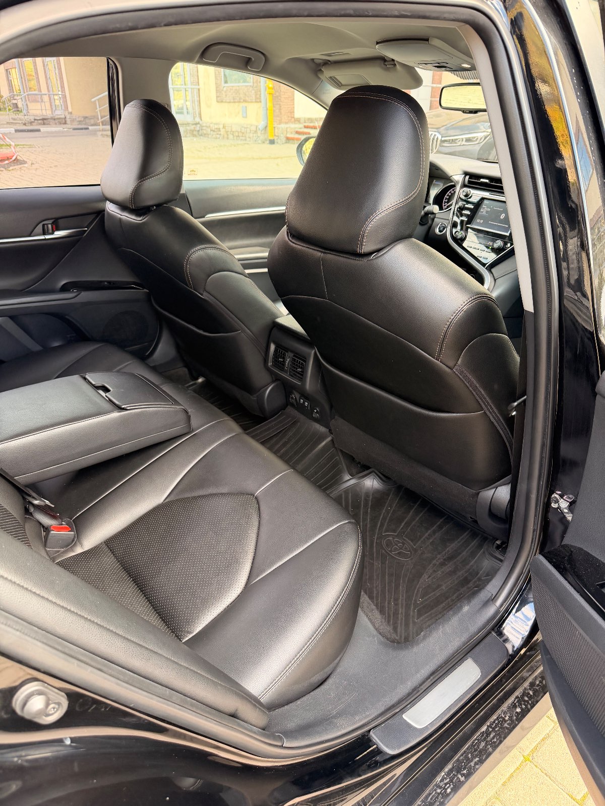 Toyota Camry, 2020 — Салон