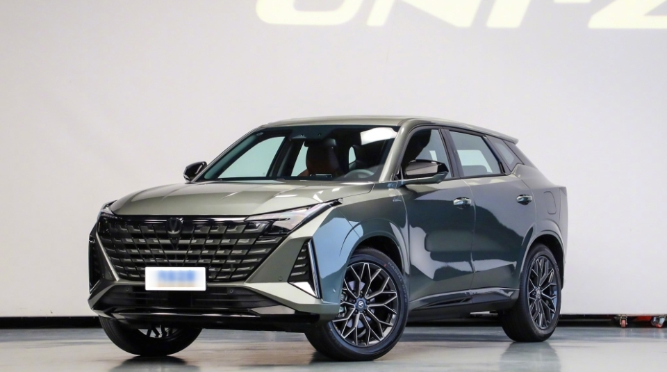 Кроссовер Changan Uni-Z оказался дешевле, чем ожидалось