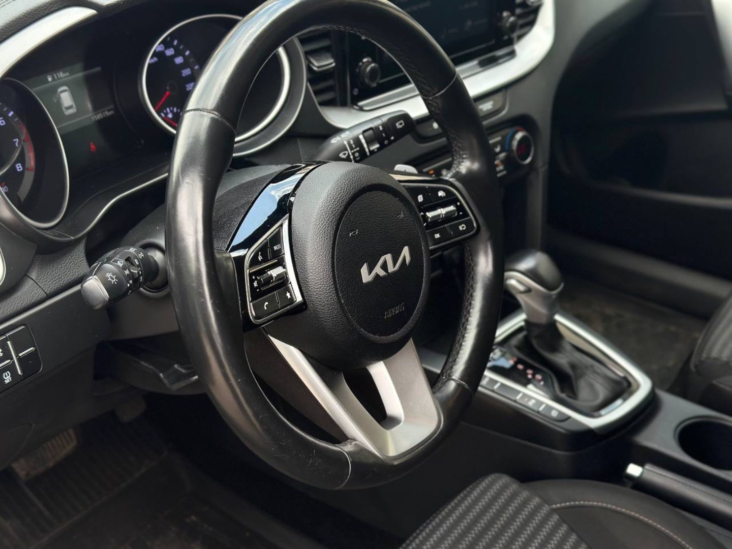 Kia Ceed, 2022 — Салон