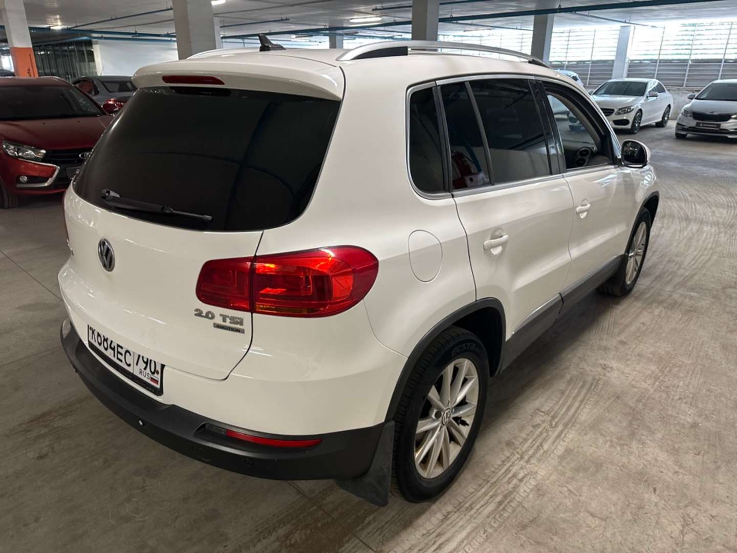 Volkswagen Tiguan, 2012 — Снаружи
