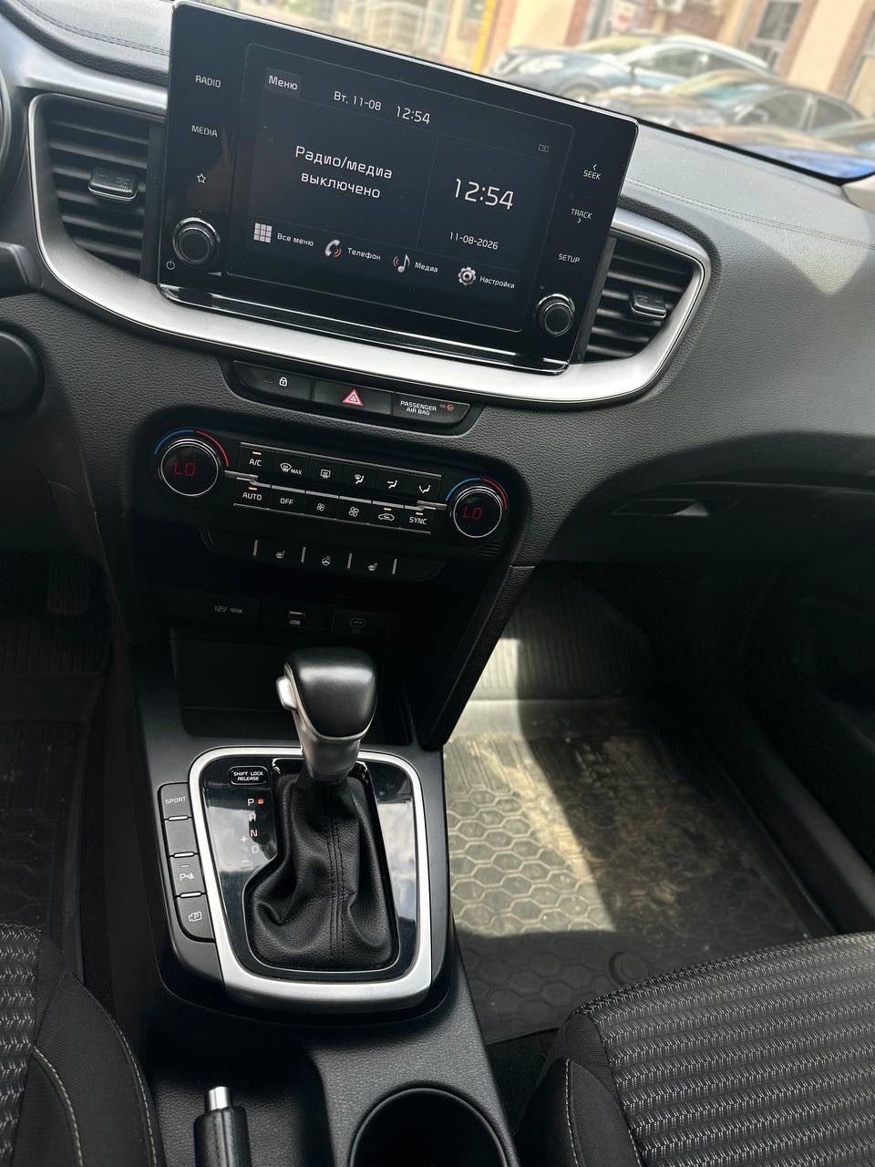 Kia Ceed, 2022 — Салон